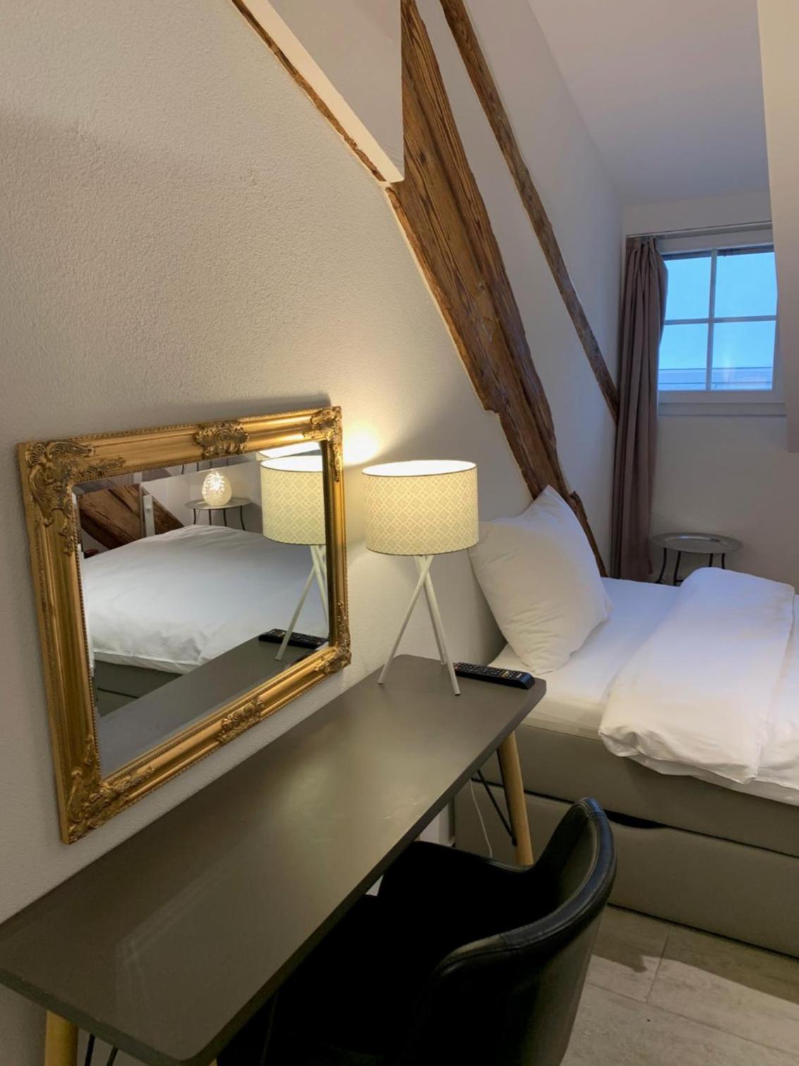 Small Single Room photo 2