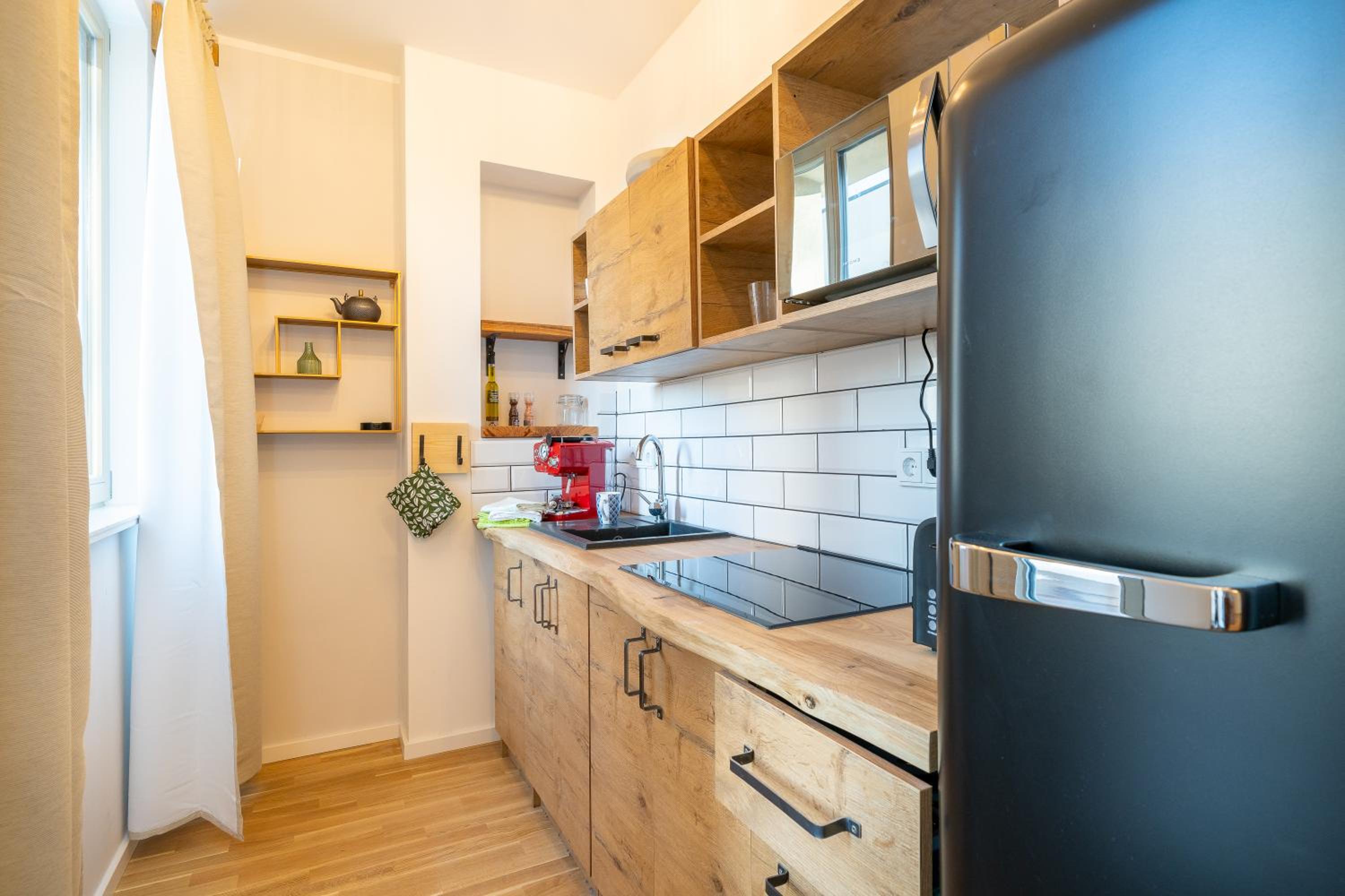 Apartment with Terrace - Photo 12