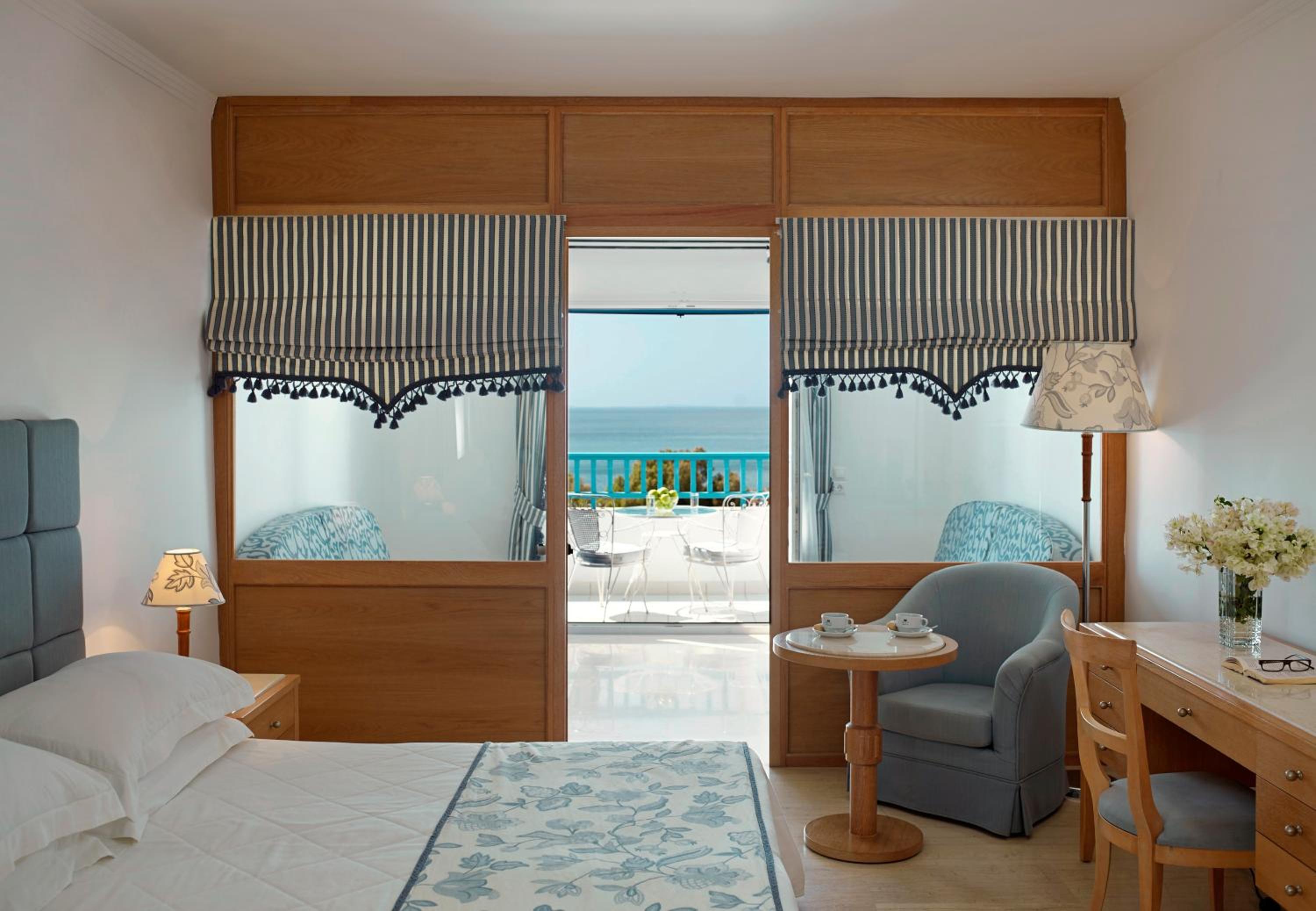 Relax in comfort with stunning ocean views!