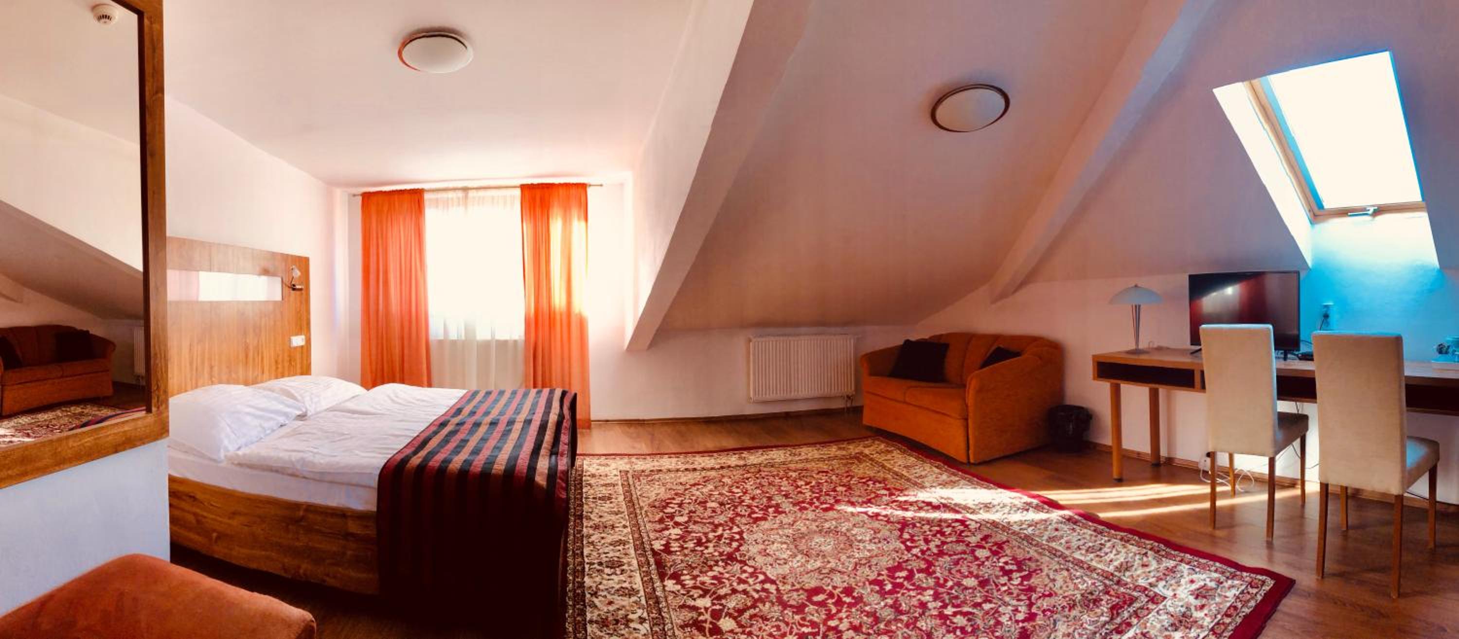 Standard Double Room with 2 Extra Beds - Photo 20