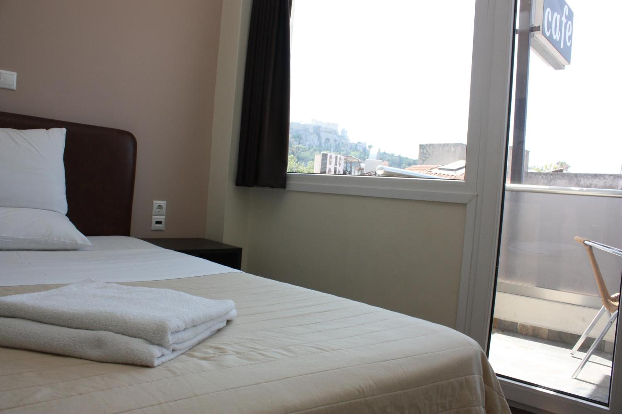 Double Room with Bathroom and Balcony photo 2