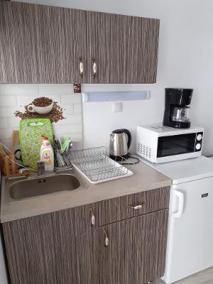 Quadruple Room with Private Bathroom - Photo 4