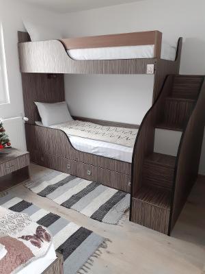 Quadruple Room with Private Bathroom - Photo 13