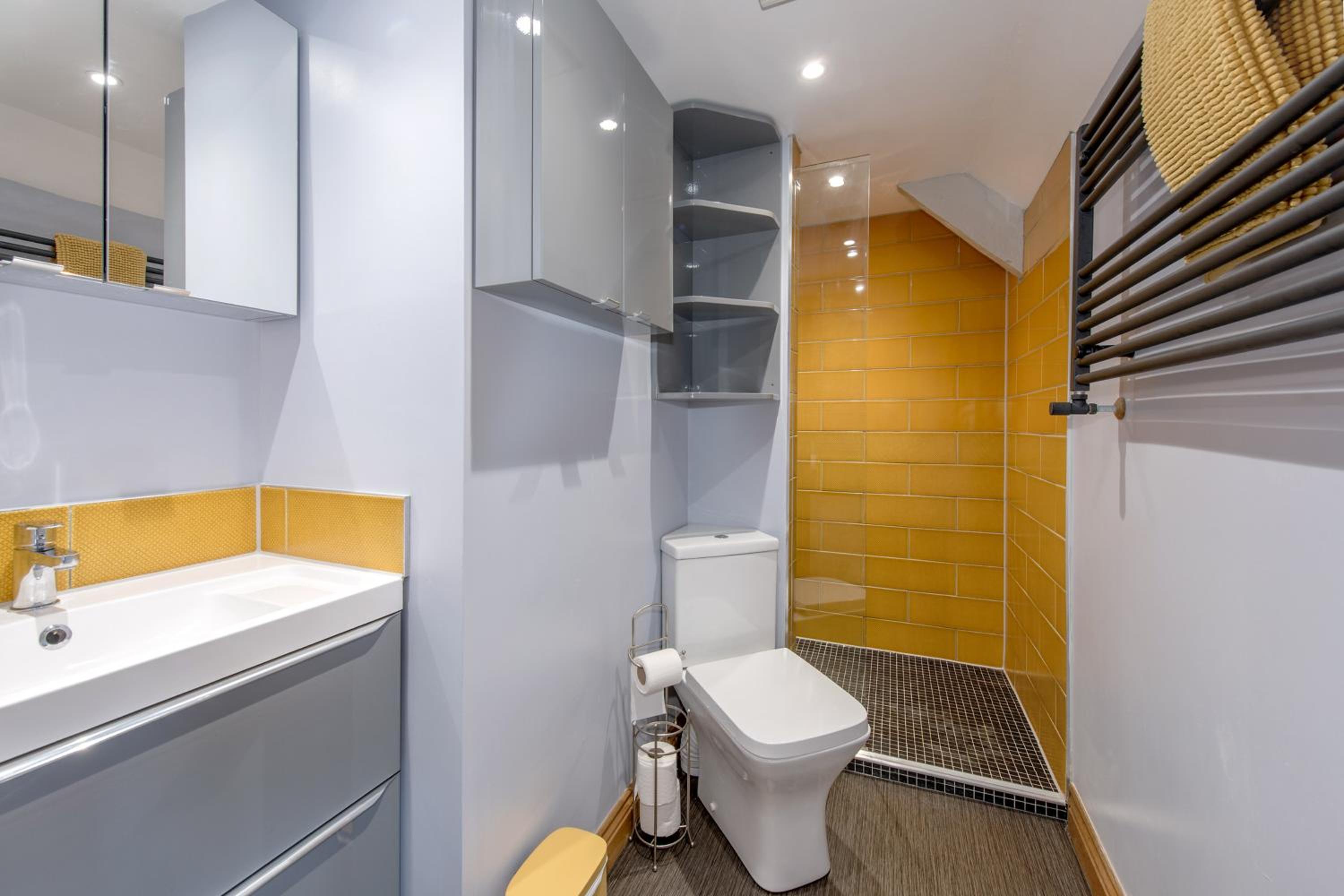 Superior Triple Room - Photo 9
