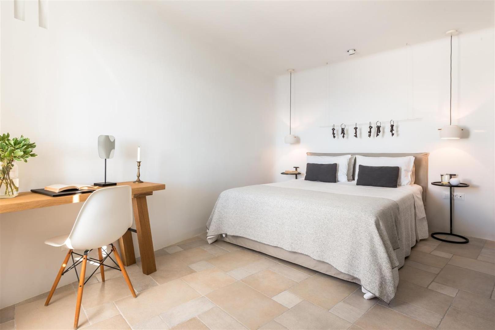 Senior Suite with Caldera View