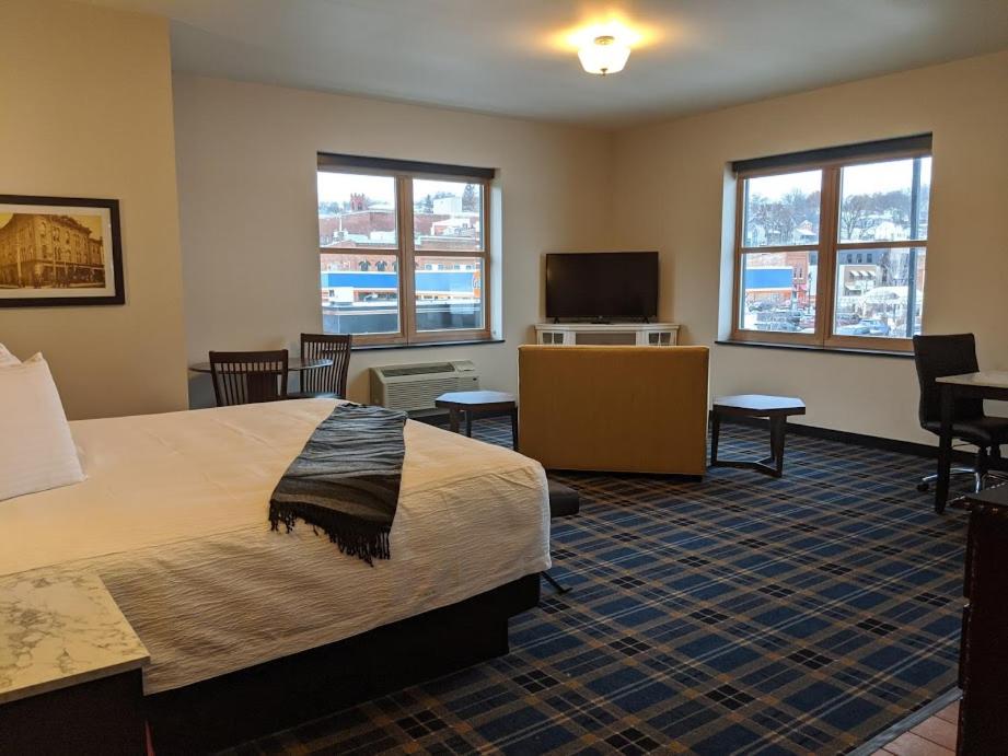 Suite with City View