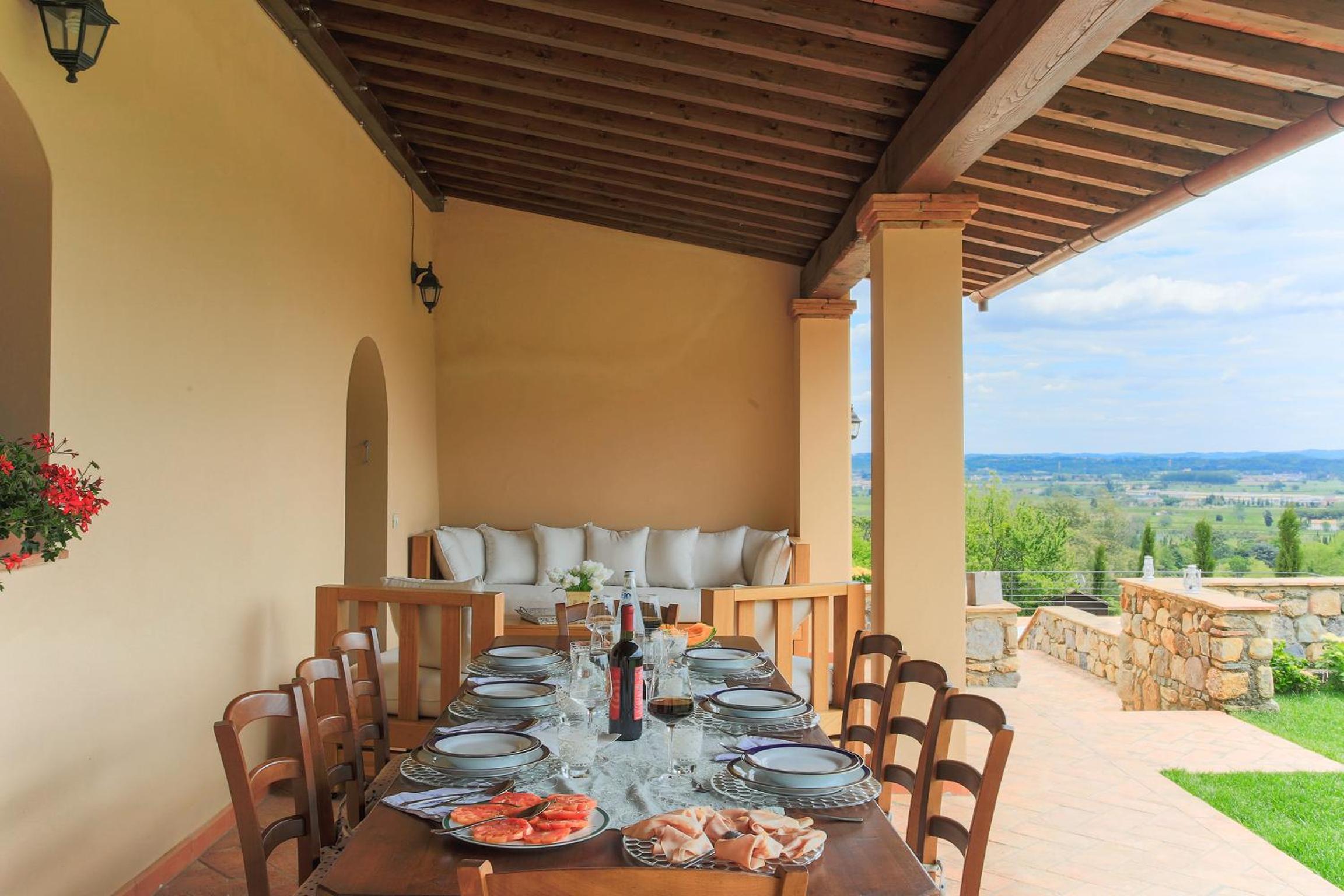 Villa photo 3