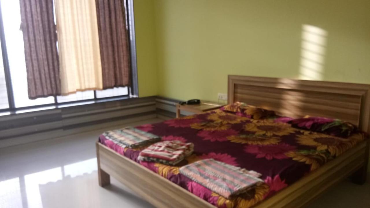 Non AC Deluxe Room photo 1