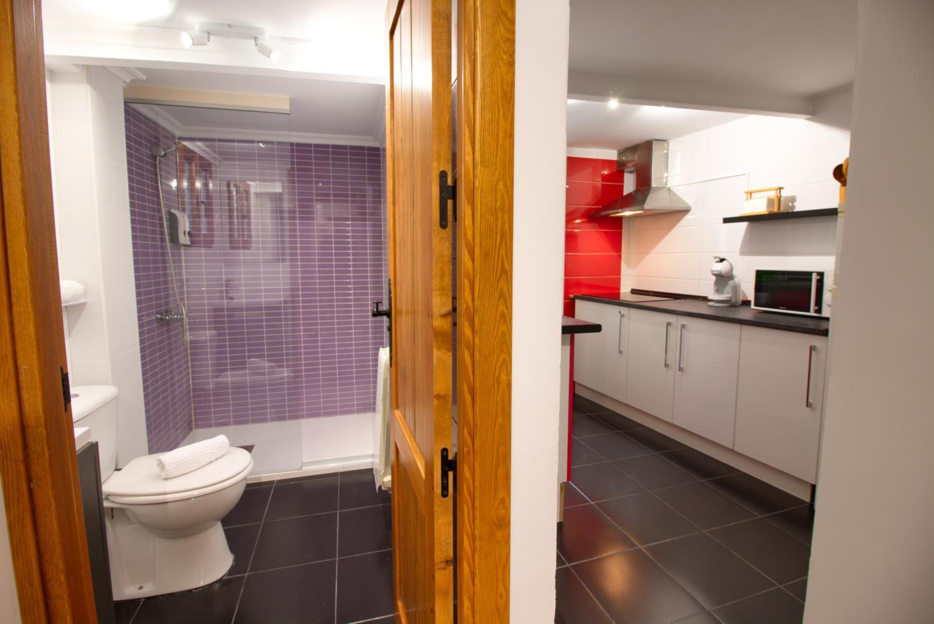 Two-Bedroom Apartment - Photo 9
