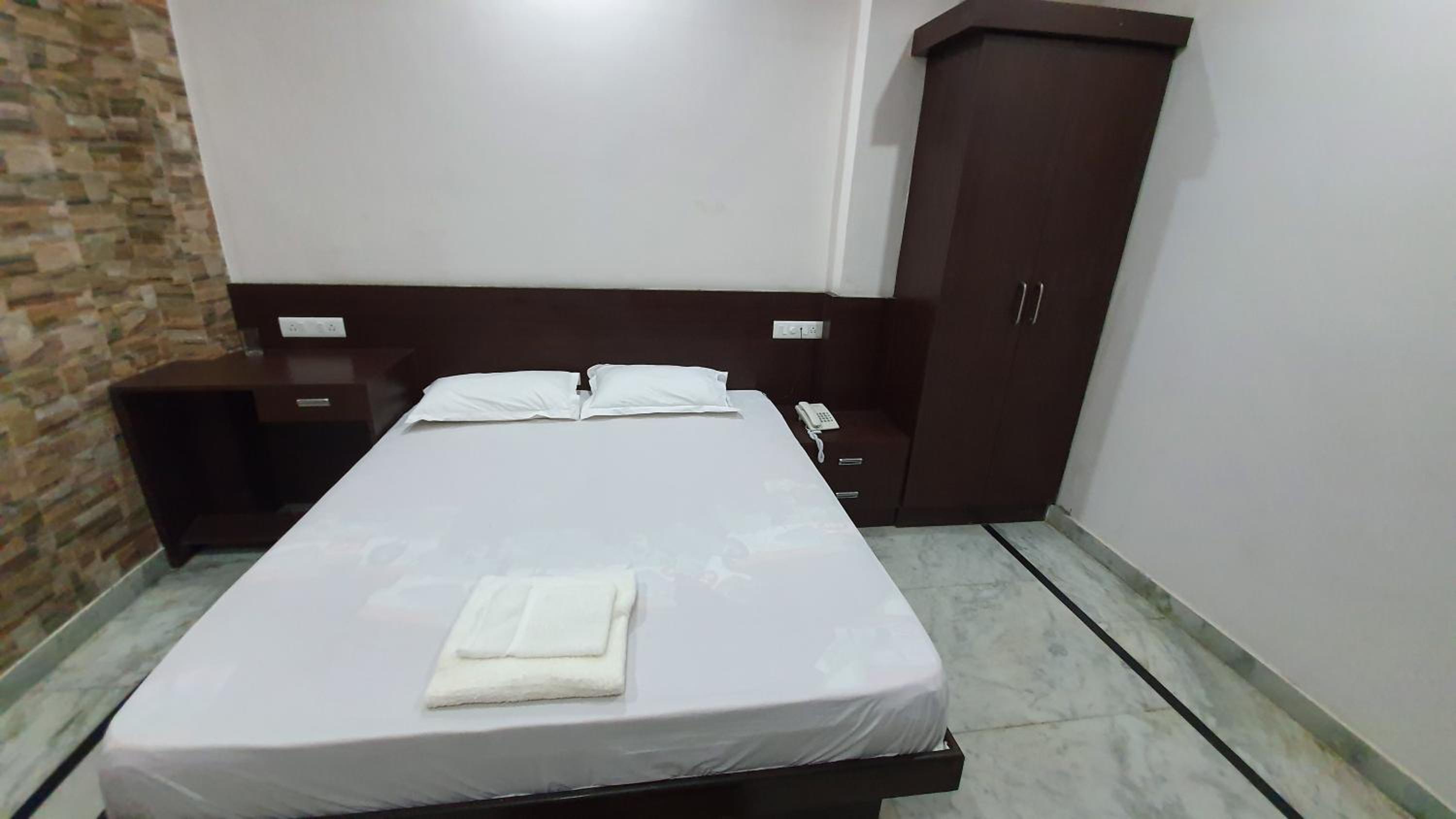 Double Or Twin Room photo 2