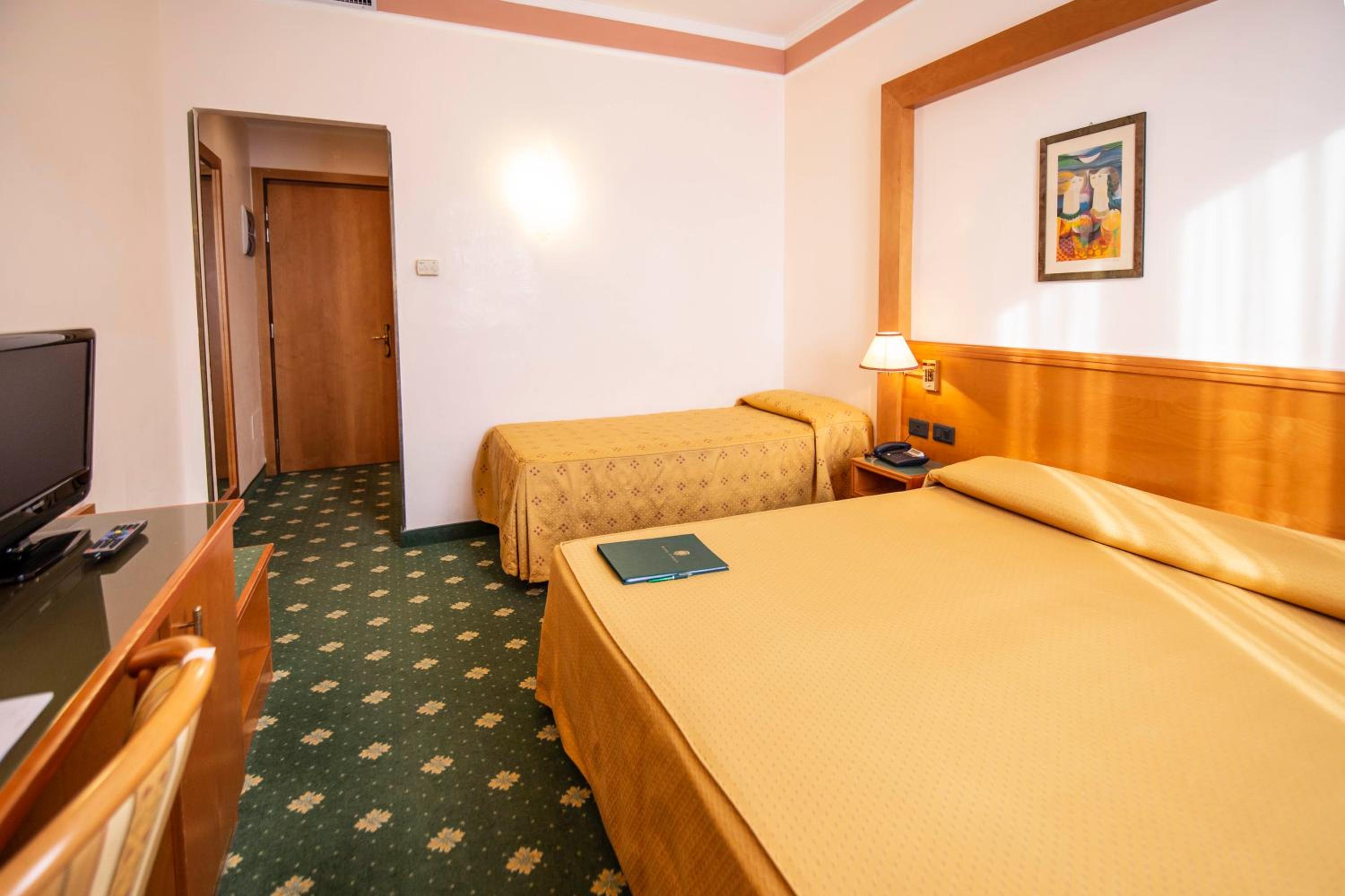 Triple Room photo 2