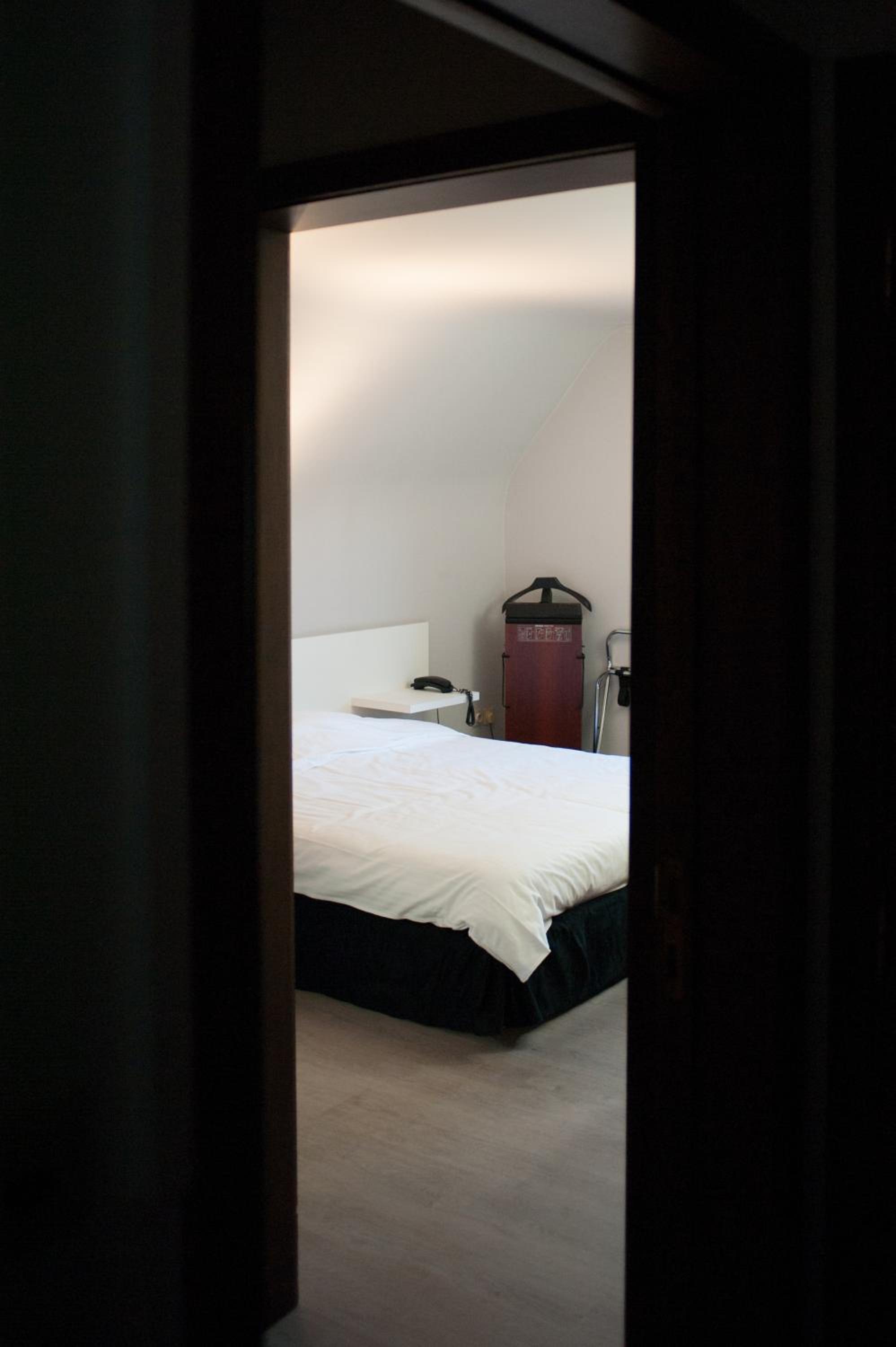 Deluxe Room - Photo 5