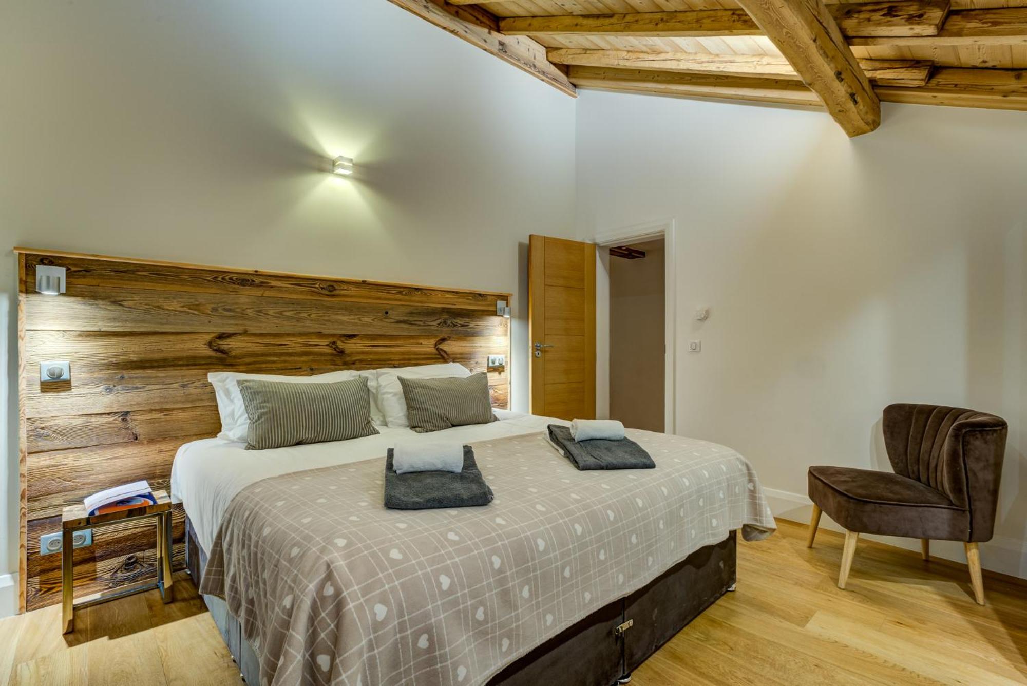 Double or Twin Room with Private Bathroom photo 2