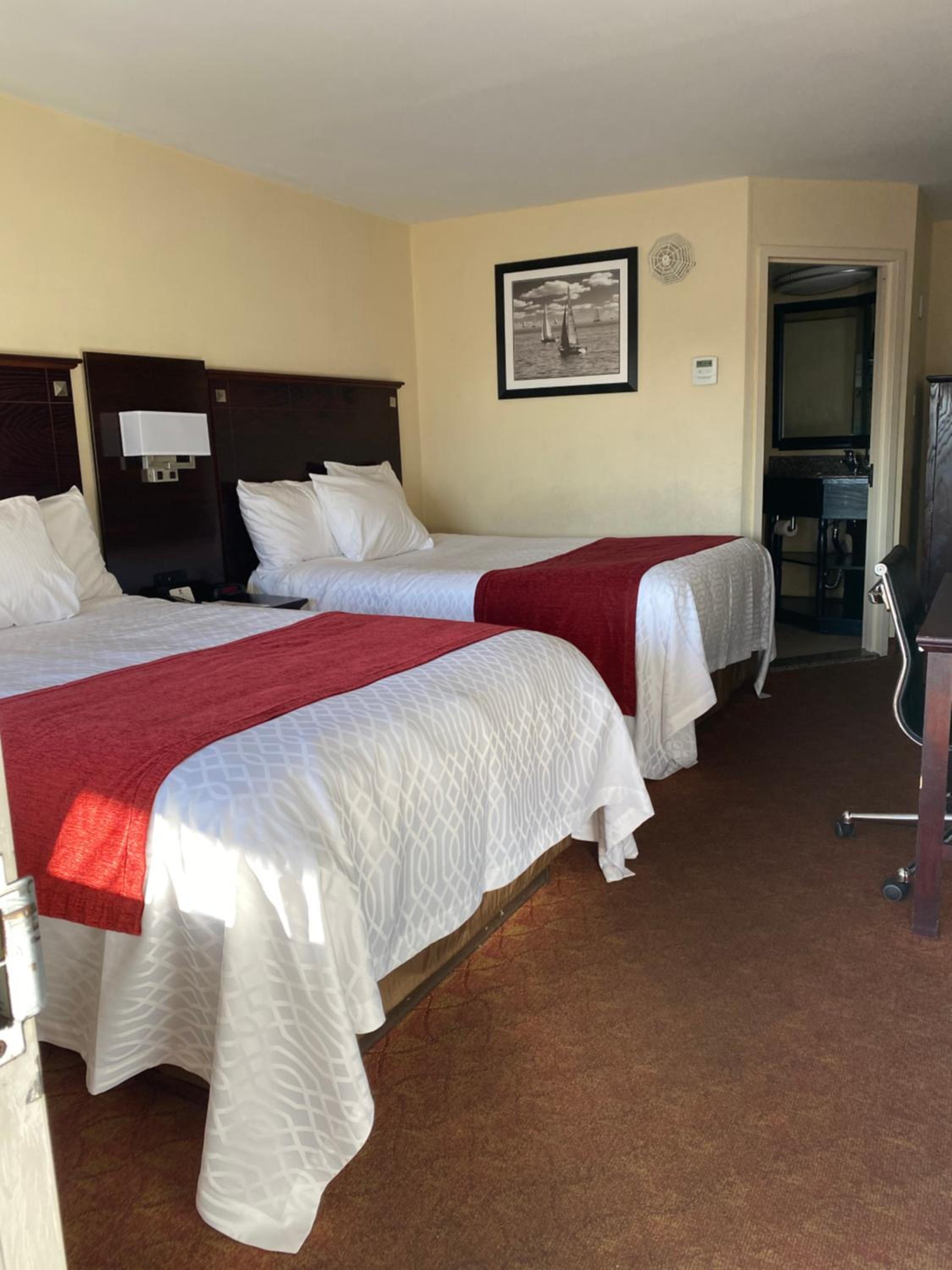 Double Room with Two Double Beds - Photo 3