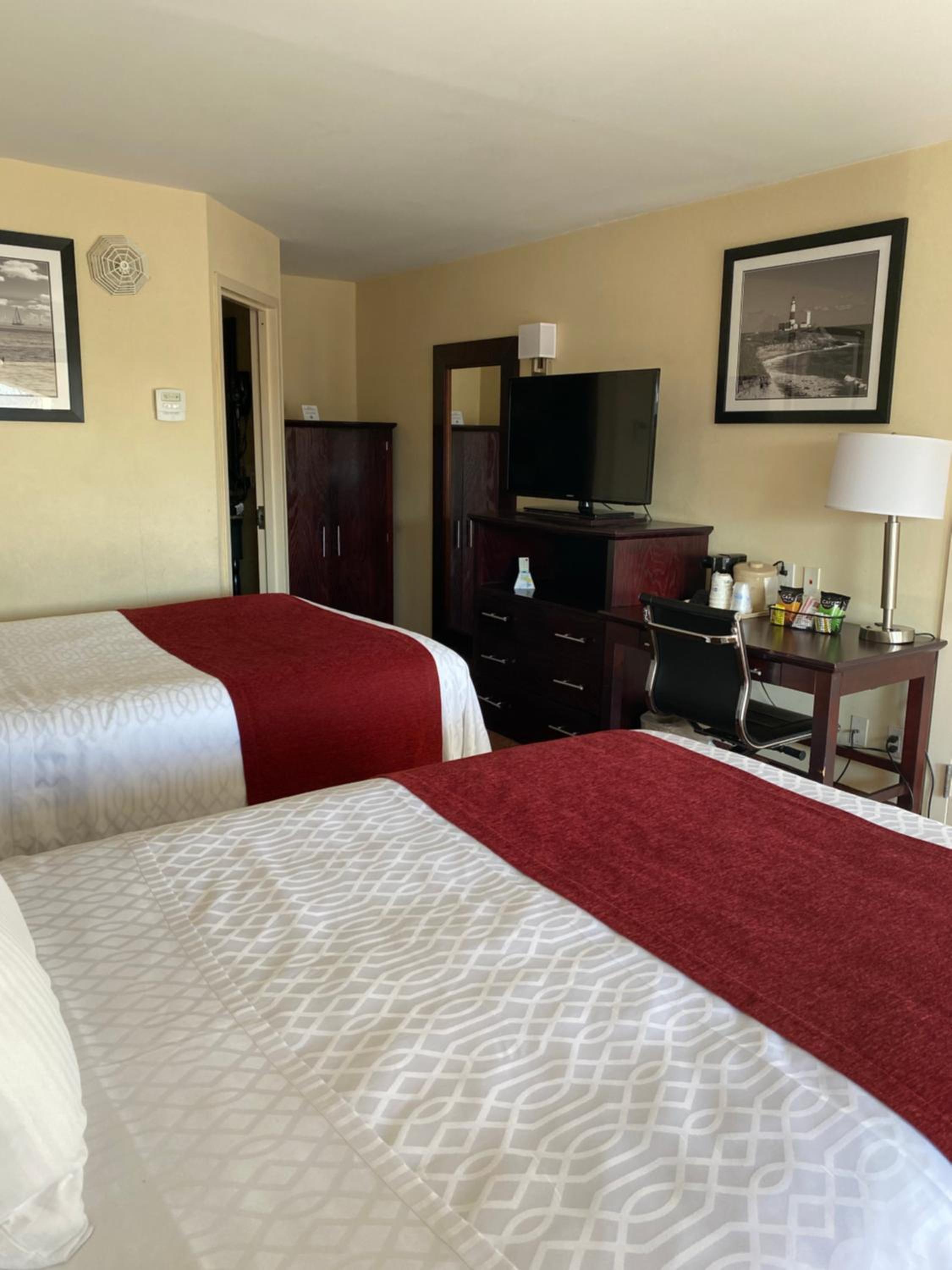 Double Room with Two Double Beds - Photo 4