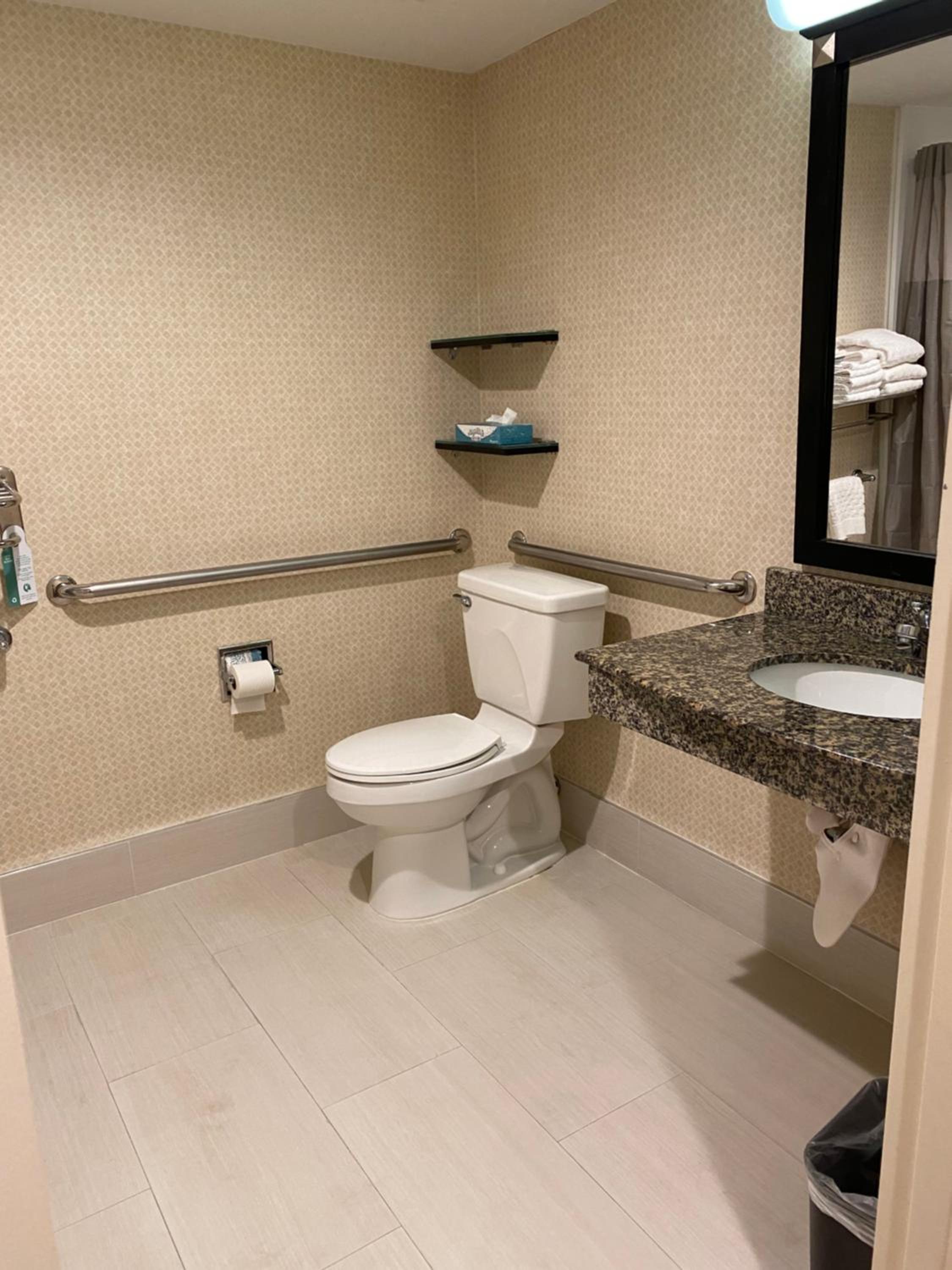 King Suite with Sofa Bed - Disability Access - Photo 5