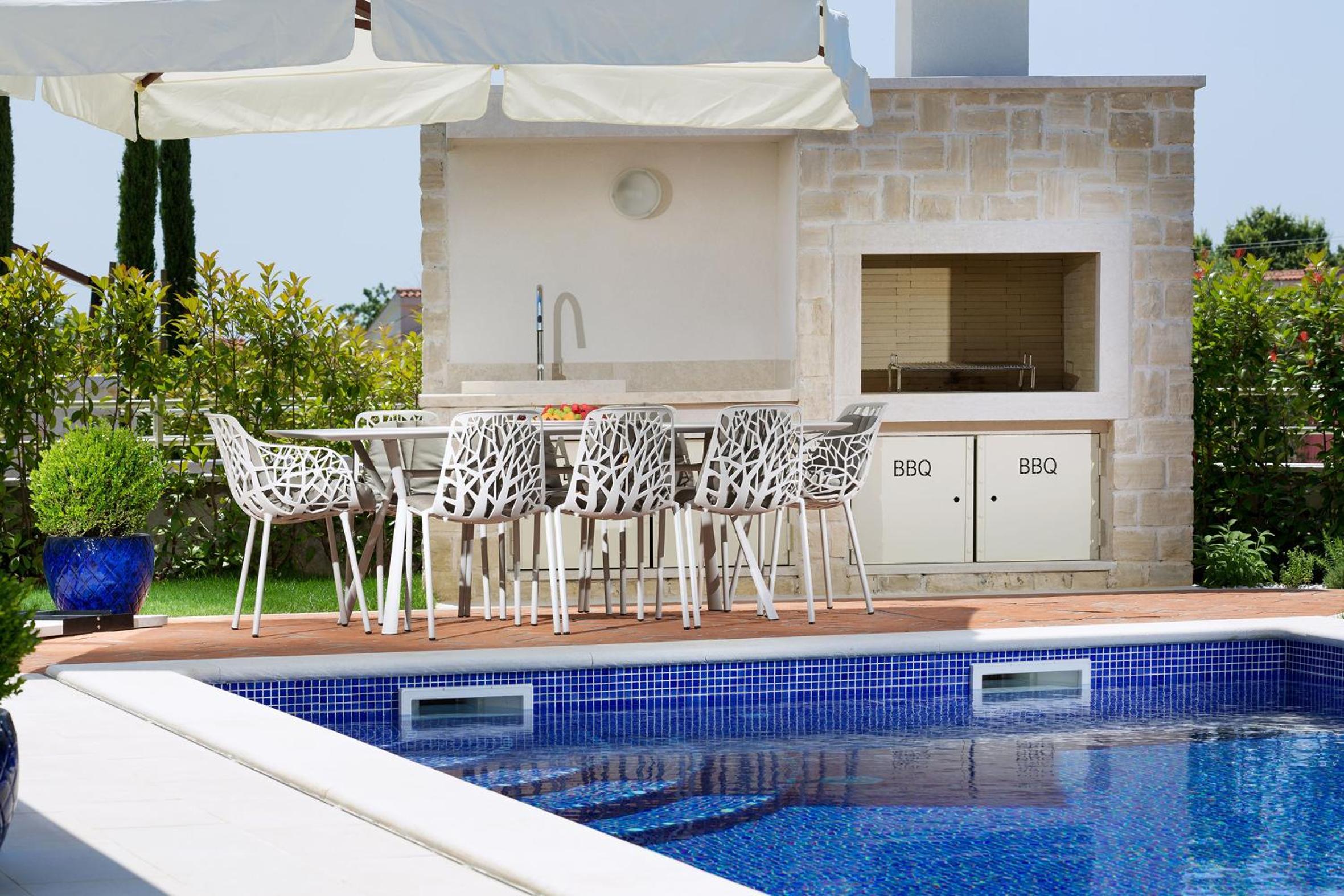Three-Bedroom Villa photo 2