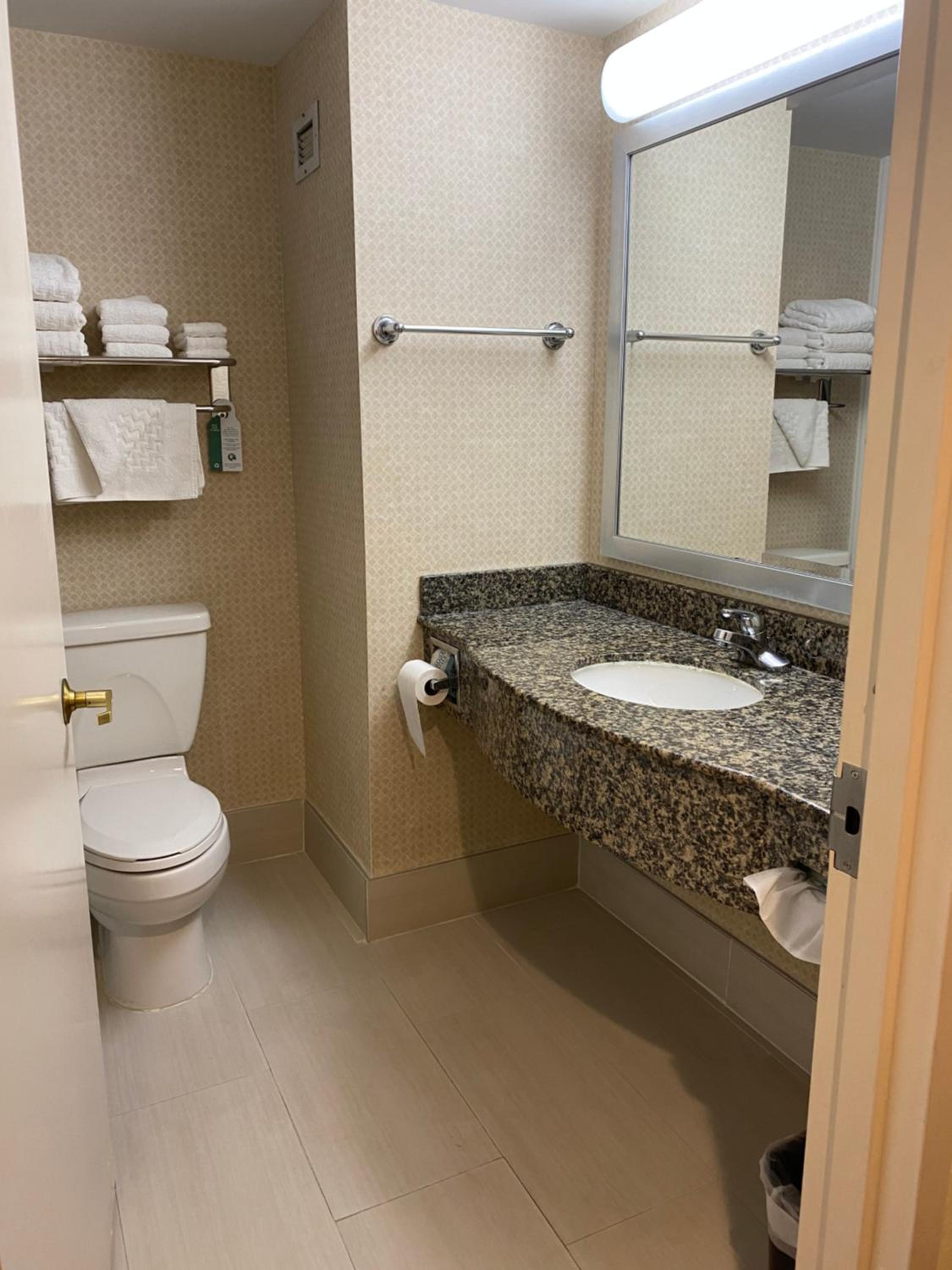 King Suite - Photo 2