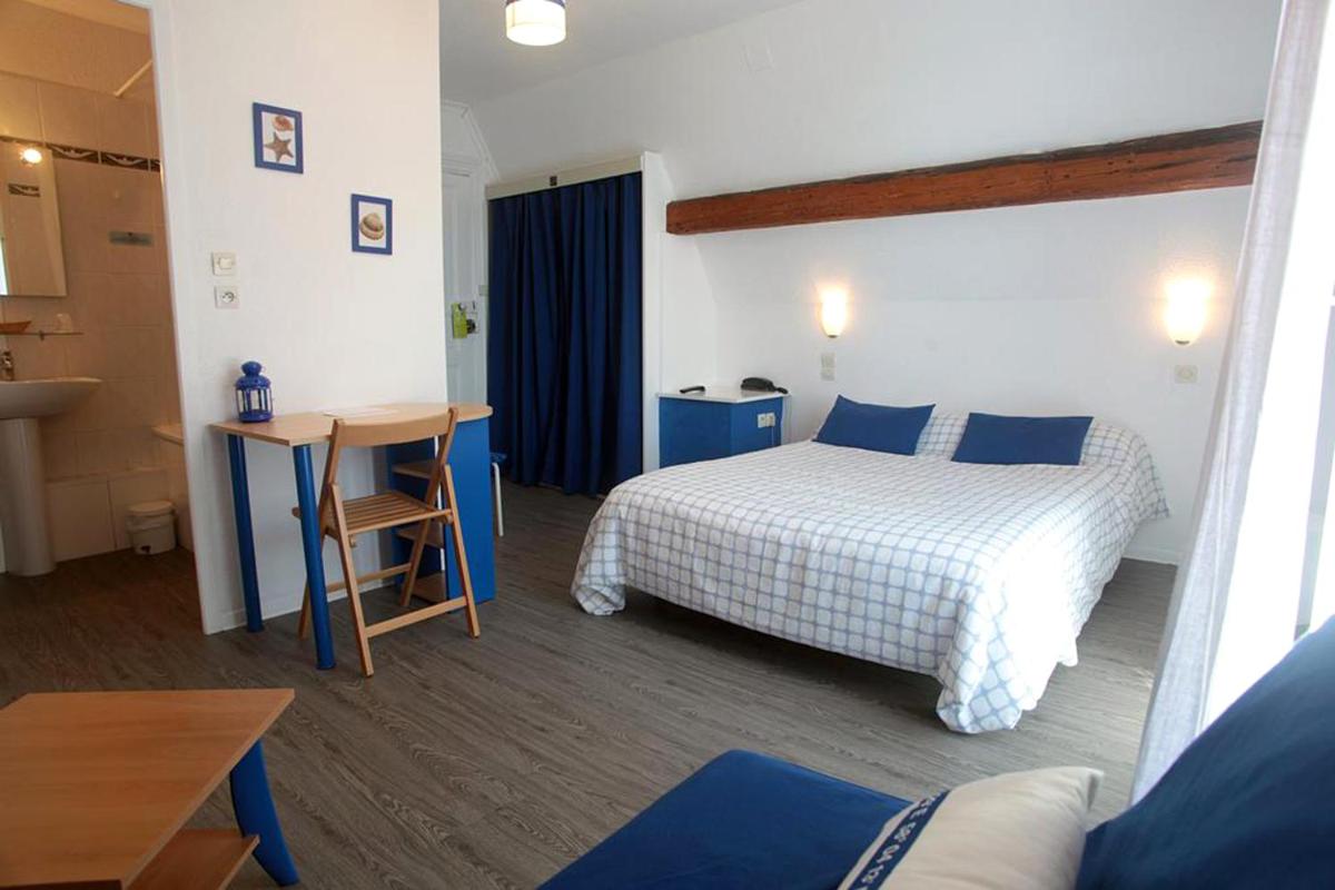 Quadruple Room with Sea View - Photo 1