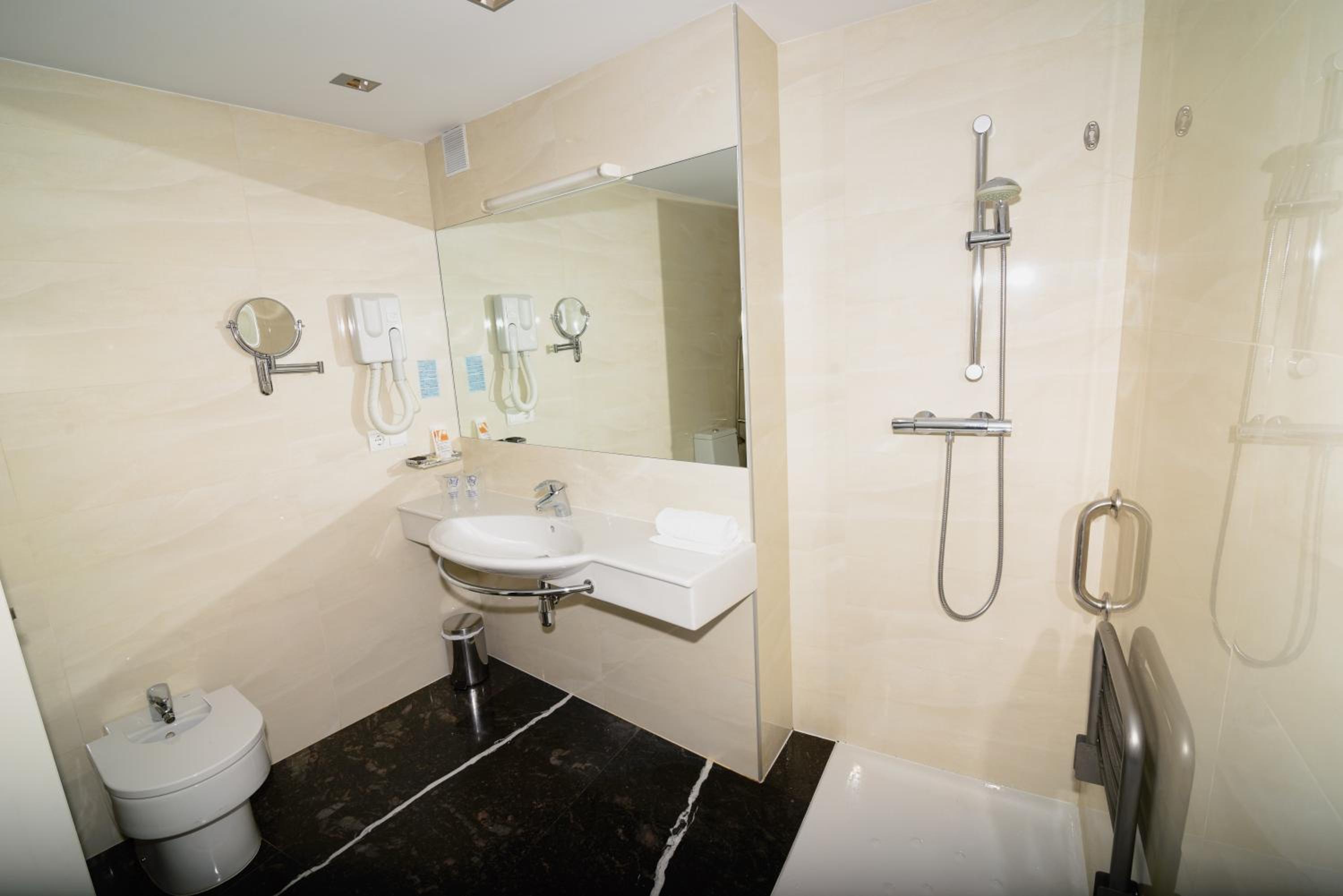 Superior Twin Room photo 2