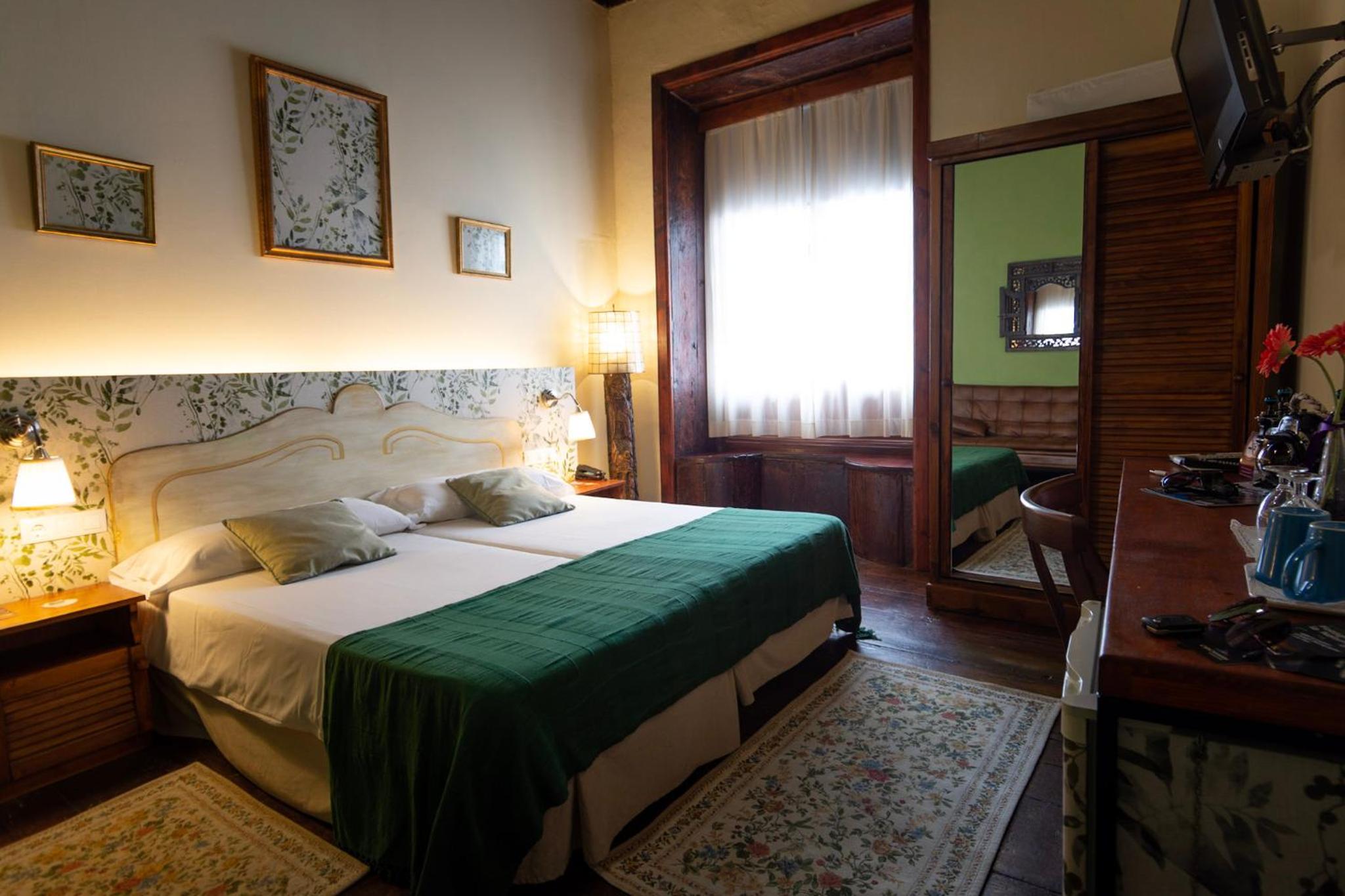 Triple Room - Top Floor photo 3