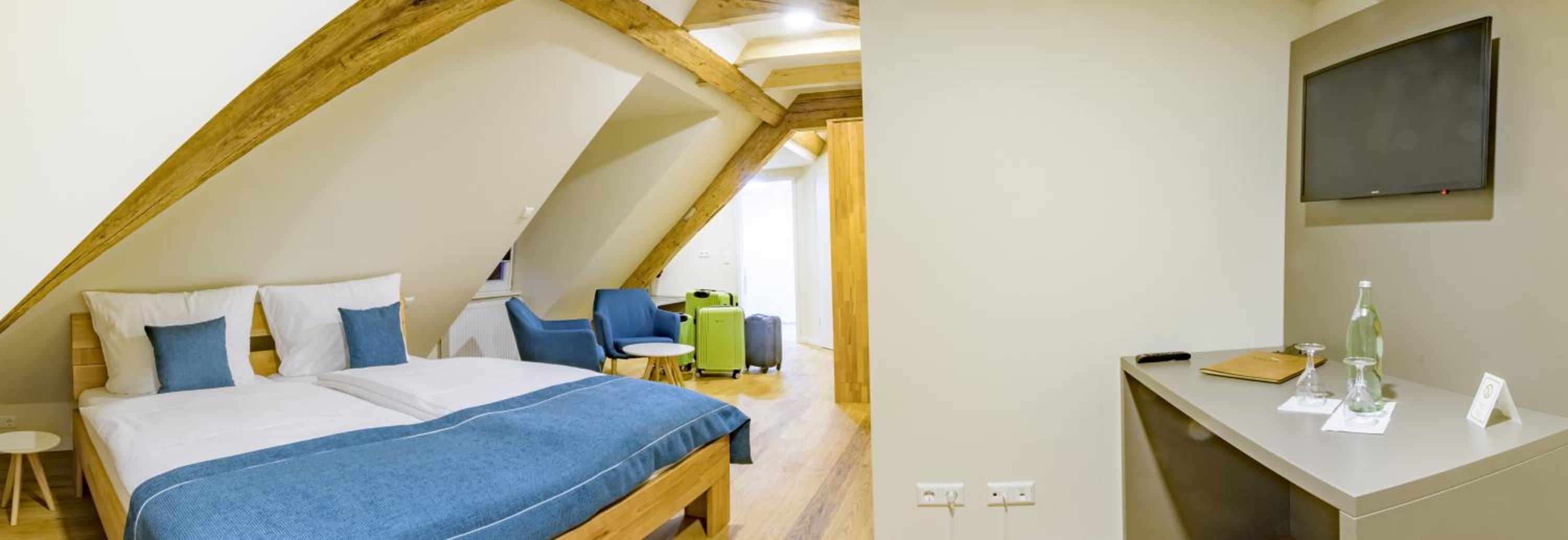 Large Double Room photo 3