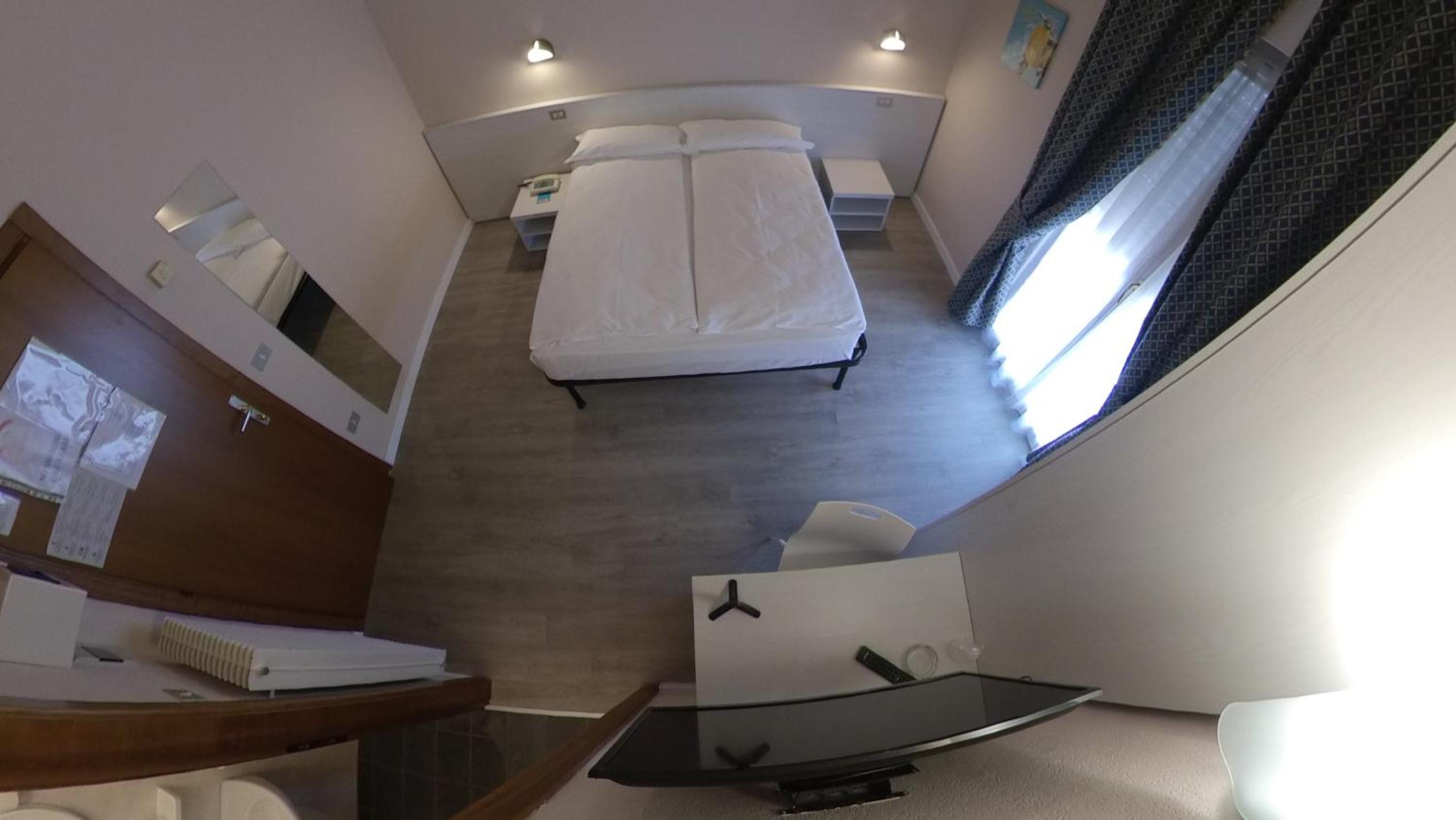 Double Room with Balcony photo 3