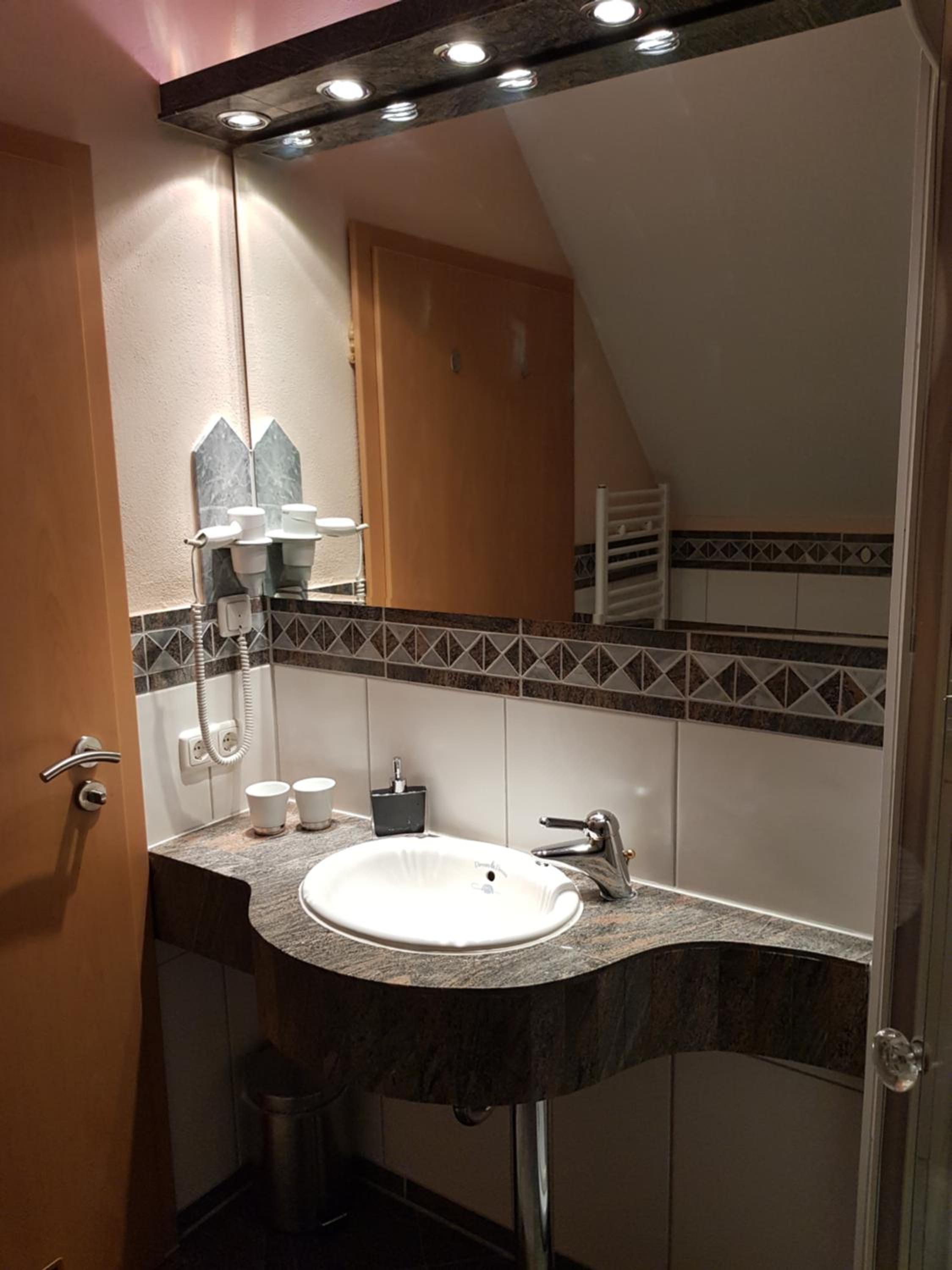 Double Room with Private Bathroom photo 2