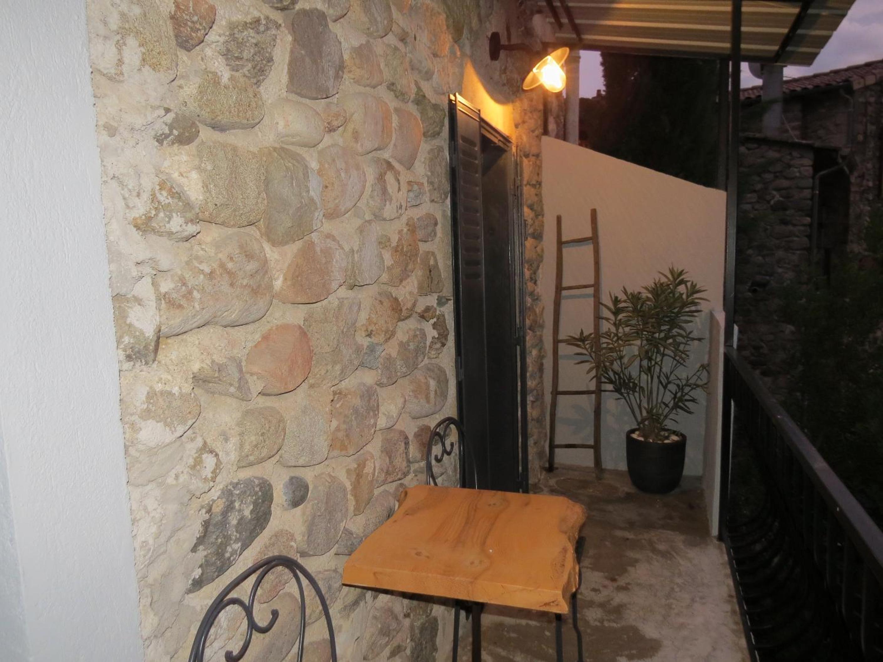 Double Room - Photo 8