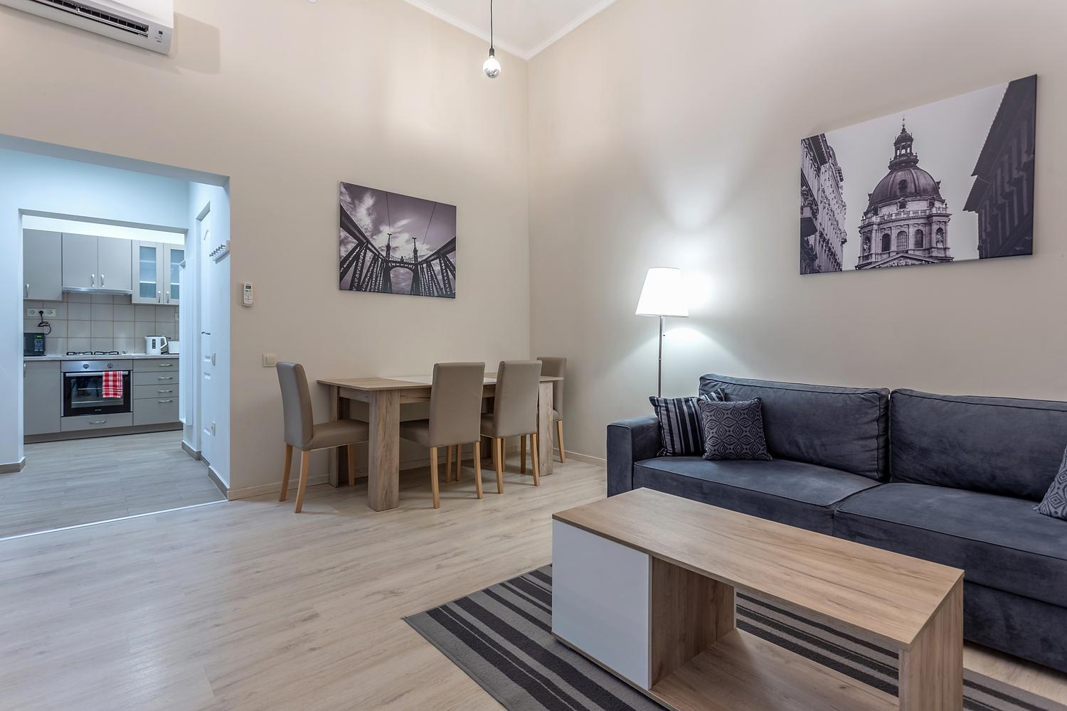 Deluxe Apartment