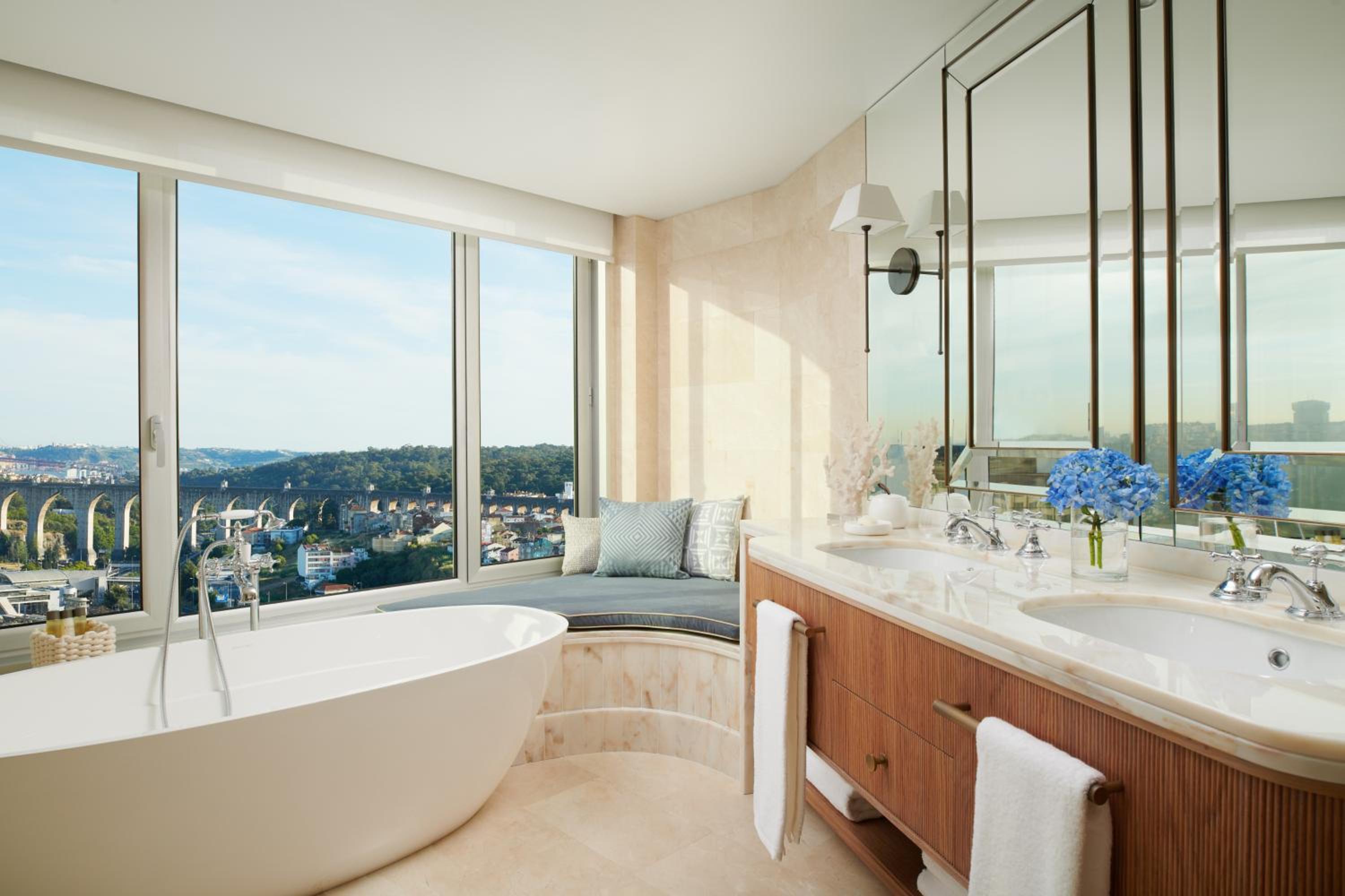Maritime Suite - Photo 3