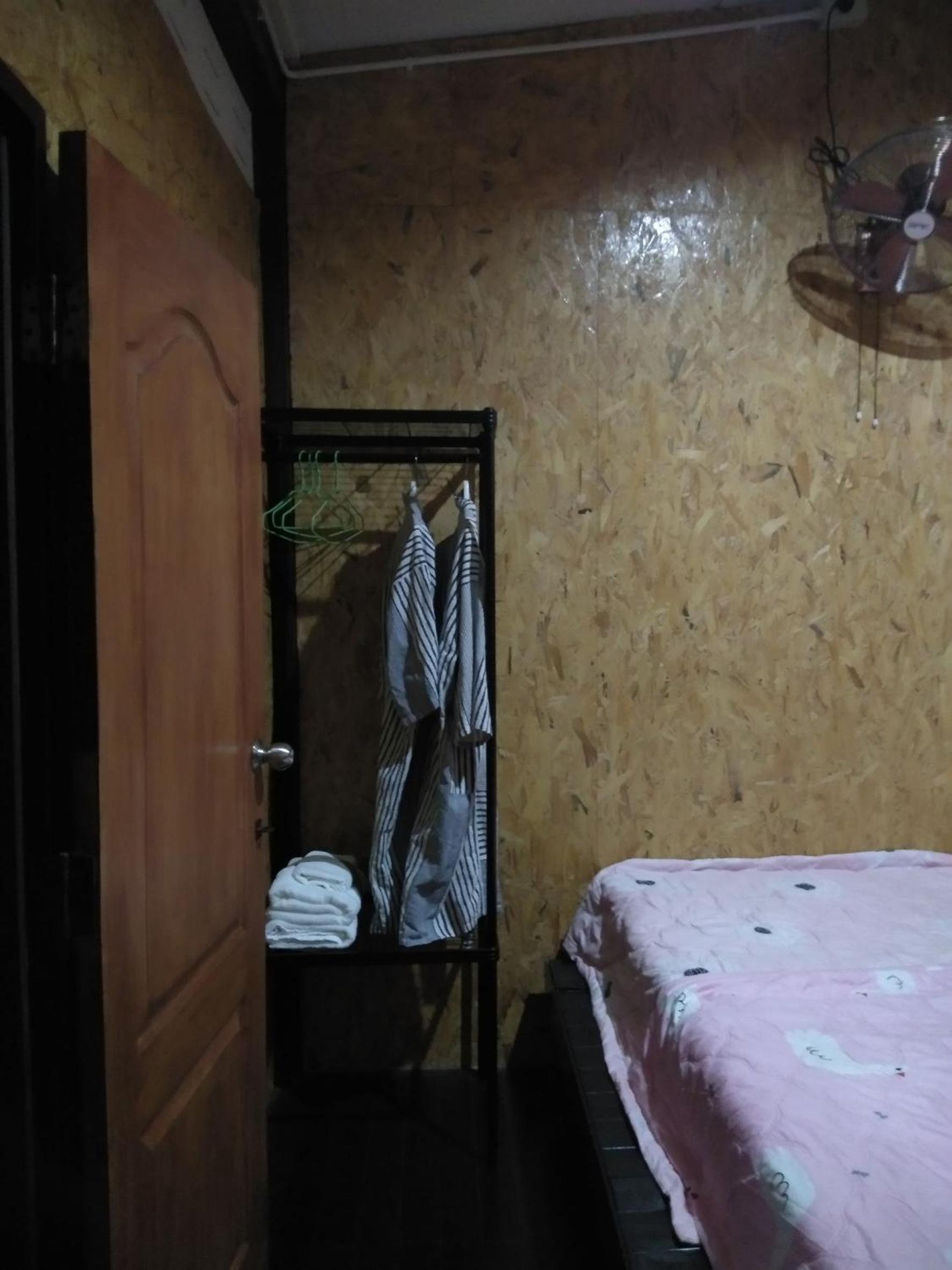 Deluxe King Room - Photo 2