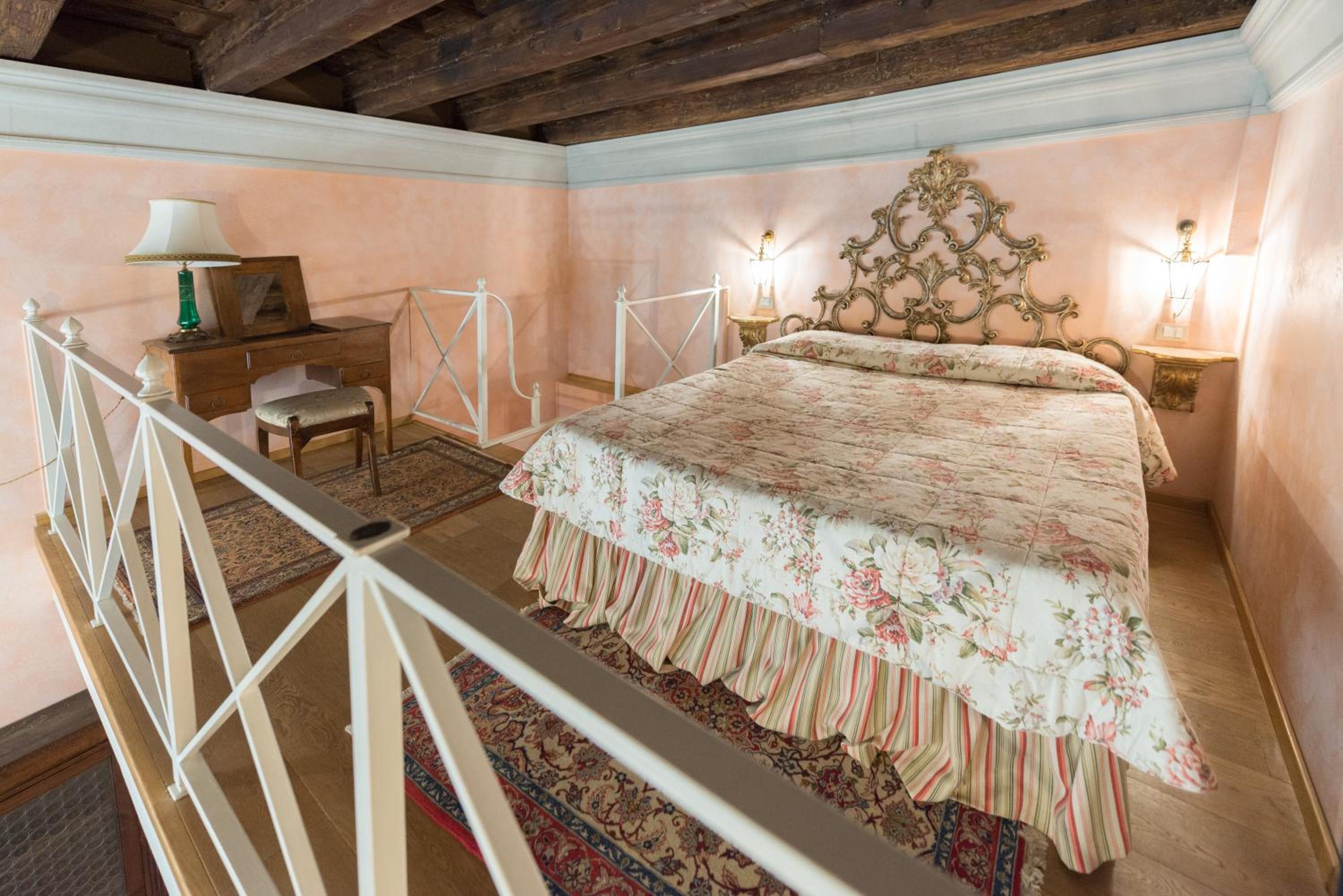Deluxe Suite photo 1