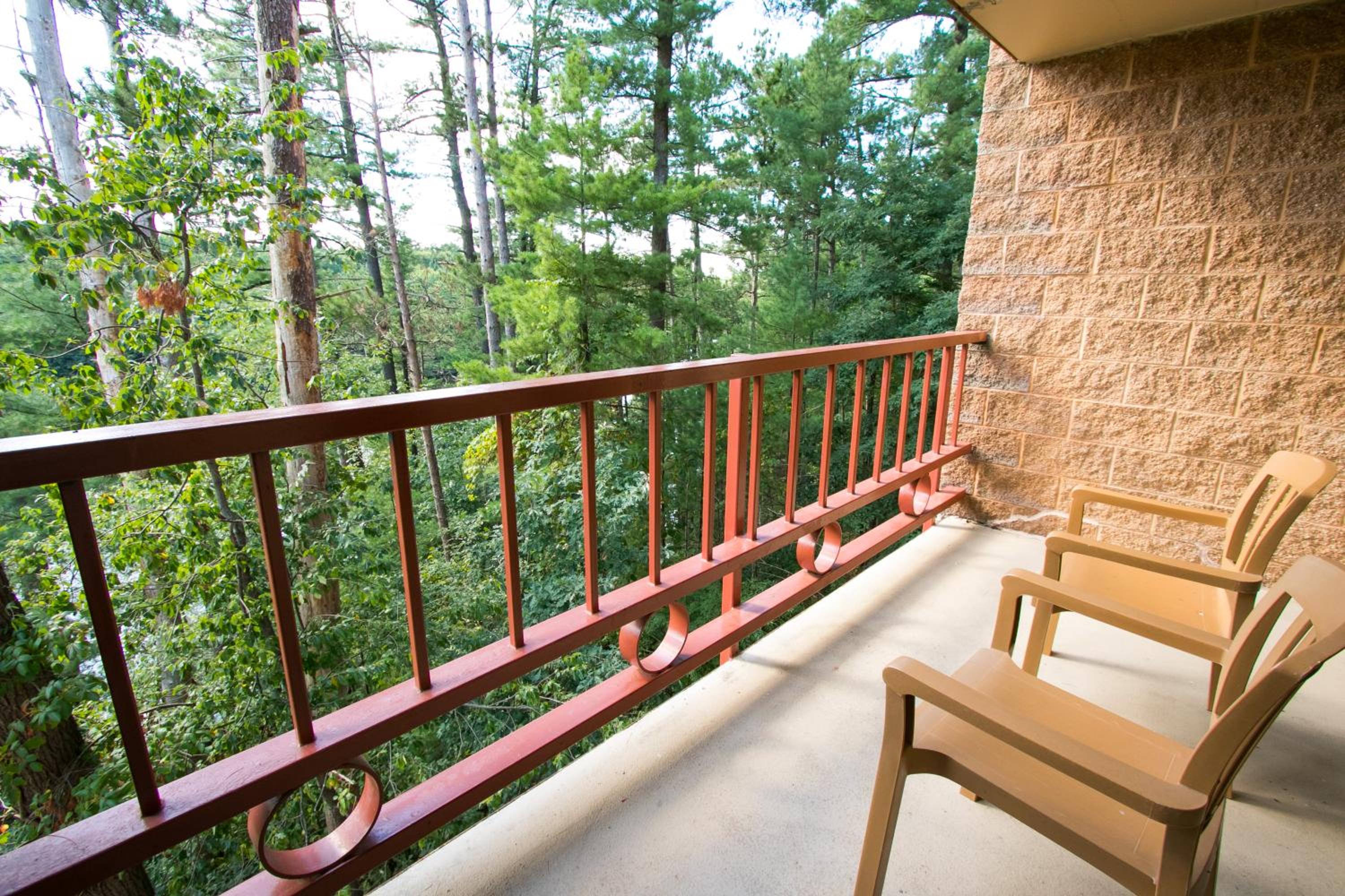 Junior Suite With River View - Non-Smoking - Photo 4