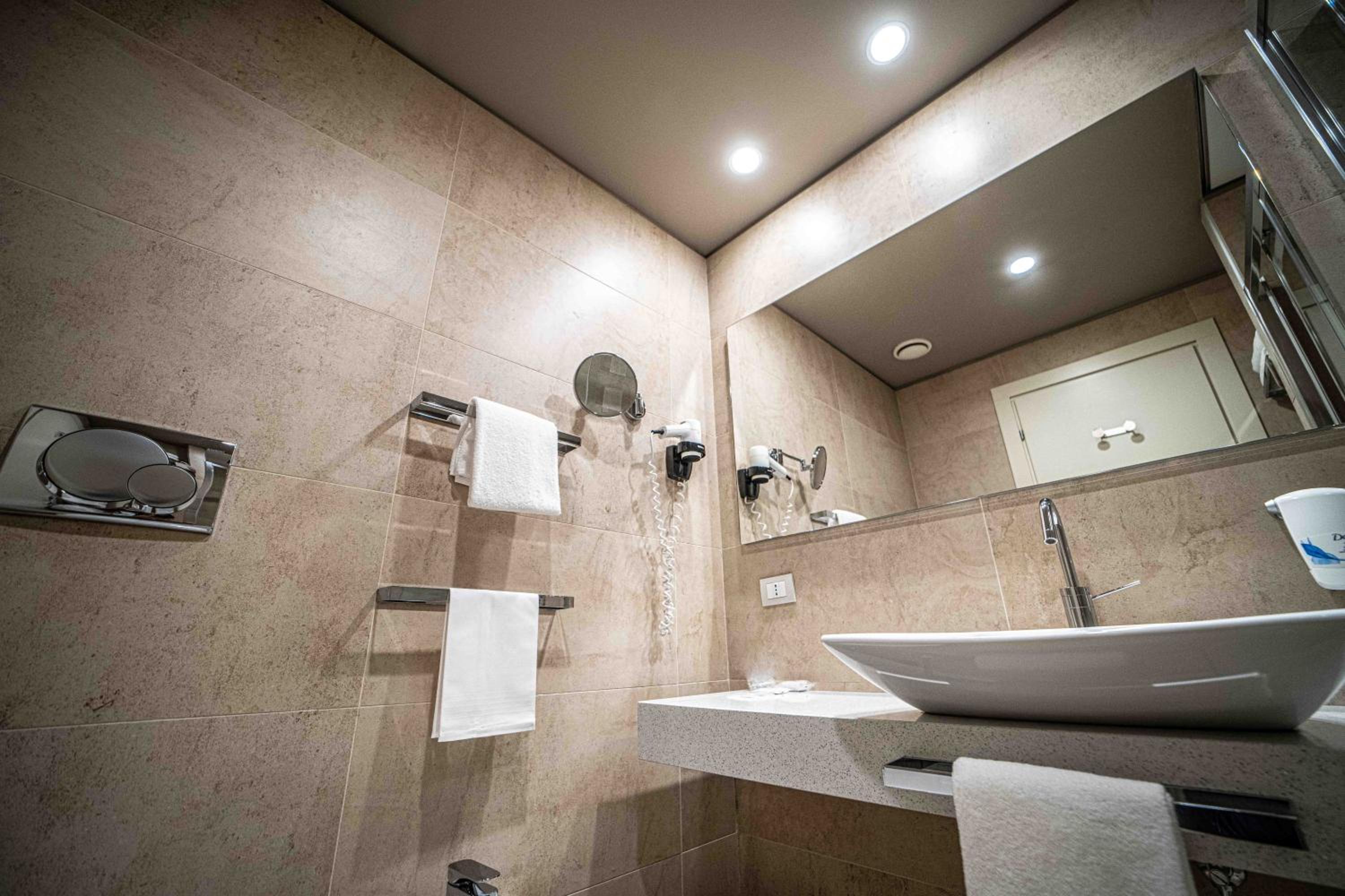 Standard Single Room - Photo 2