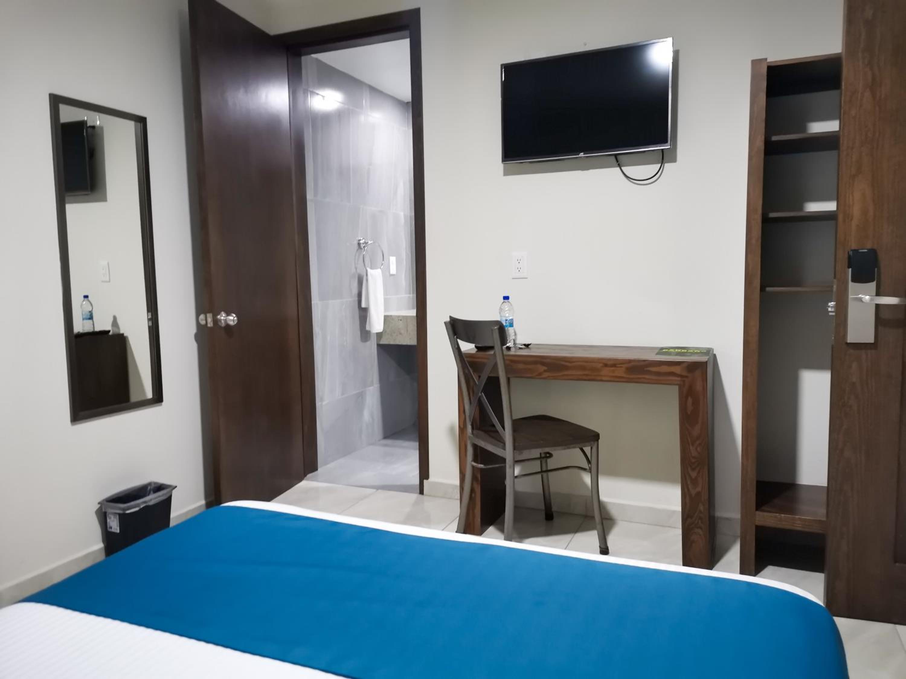 Large Double Room - Photo 1