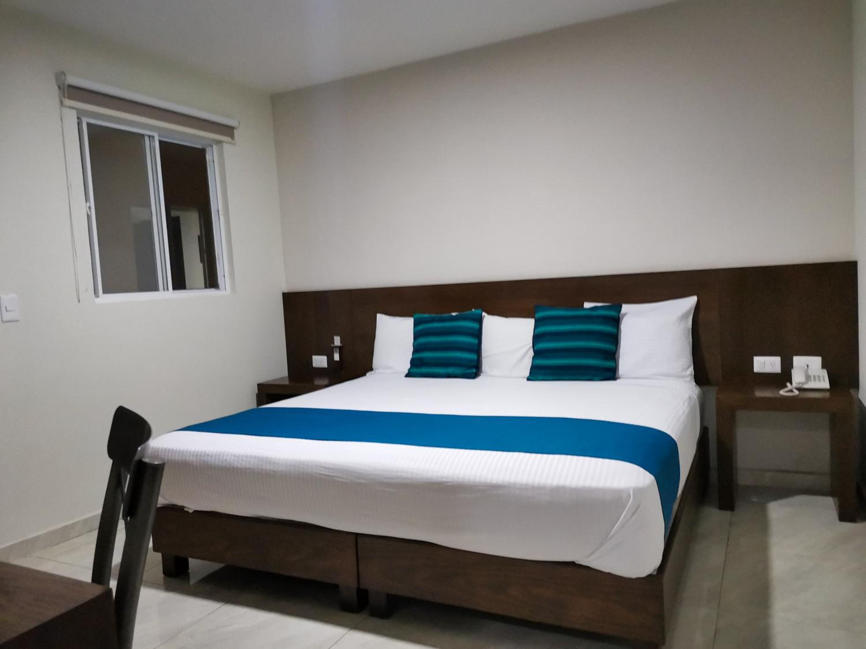 Large Double Room - Photo 3