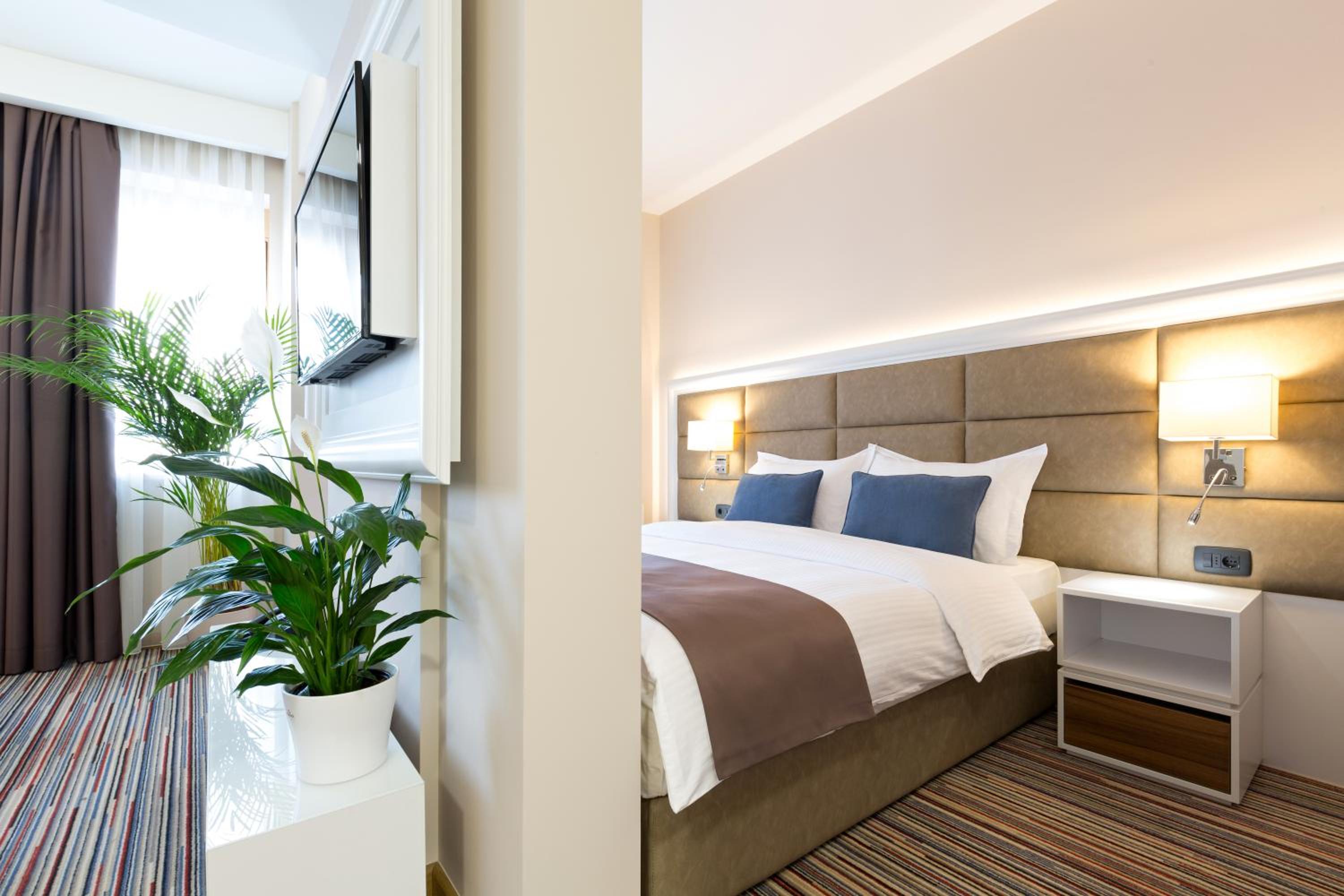 Junior Suite with Balcony photo 2