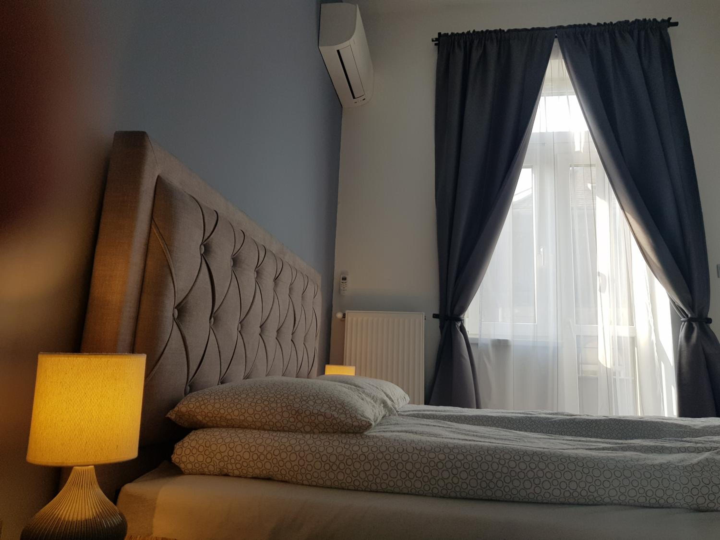 Apartment with Balcony - Photo 8