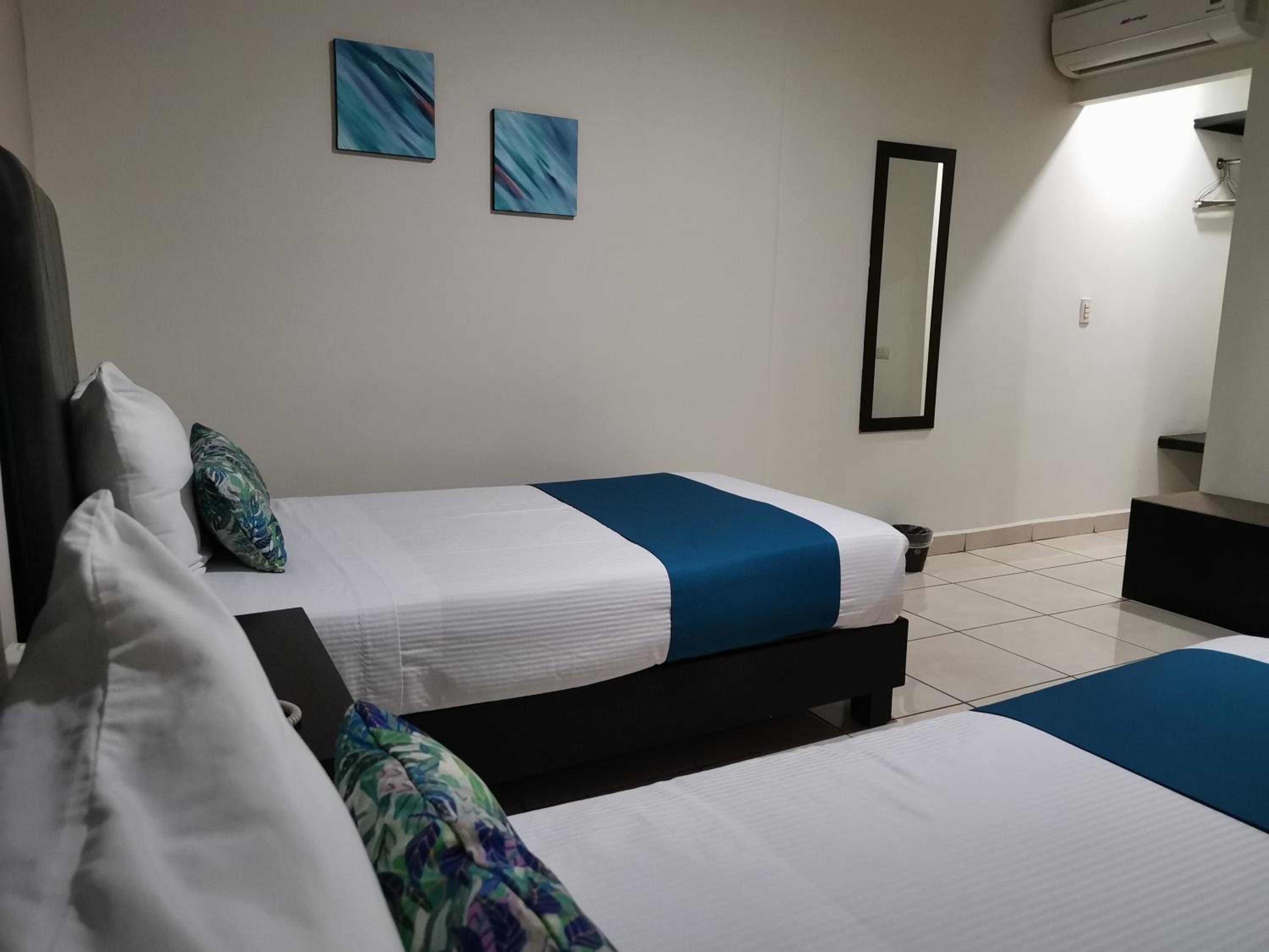 Deluxe Room - Photo 2