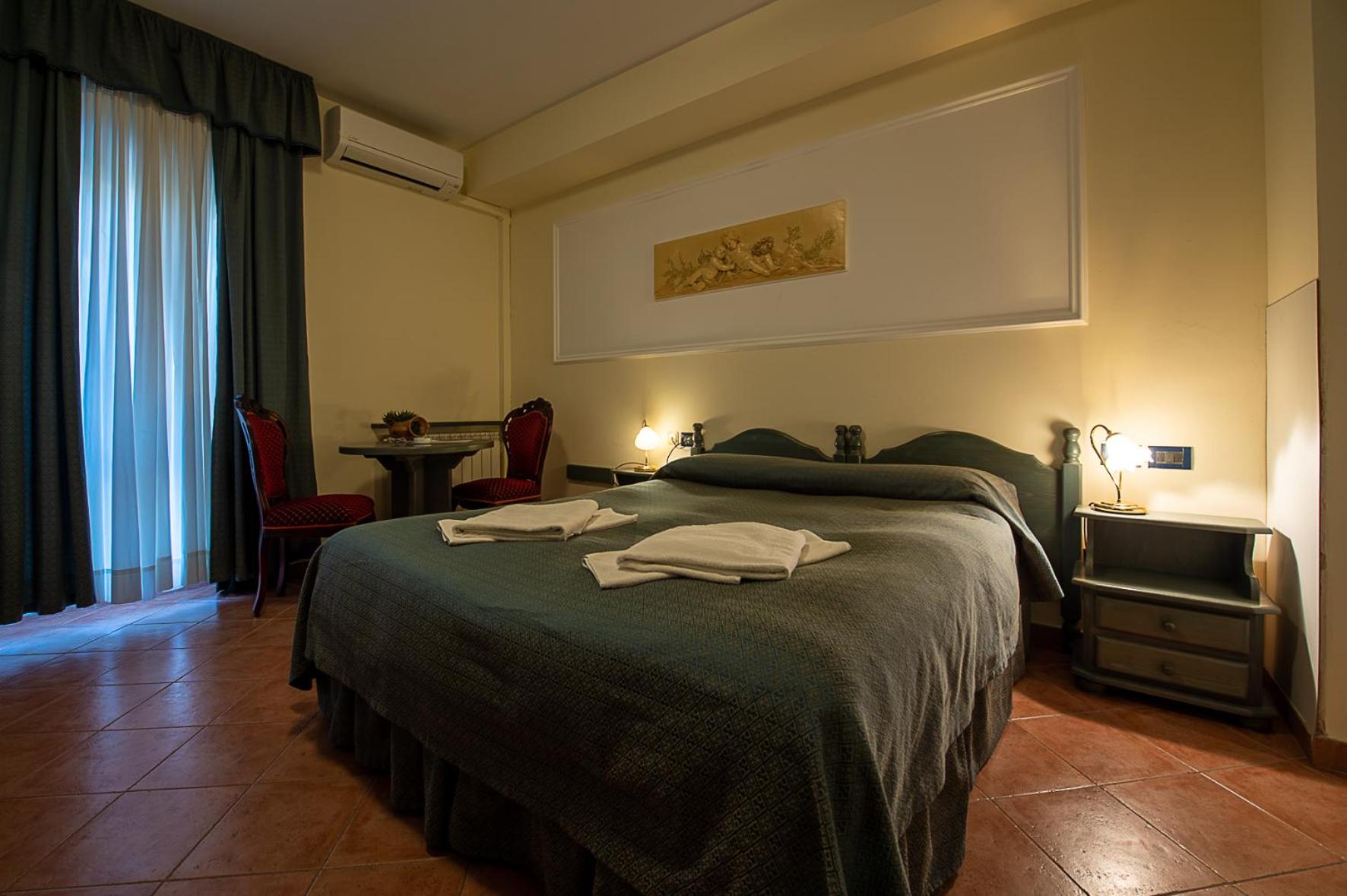 Double Room - Photo 20