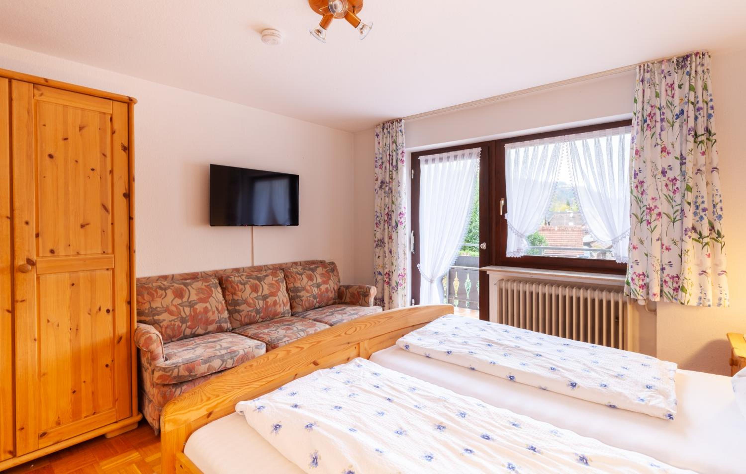 Double Room with Balcony photo 3