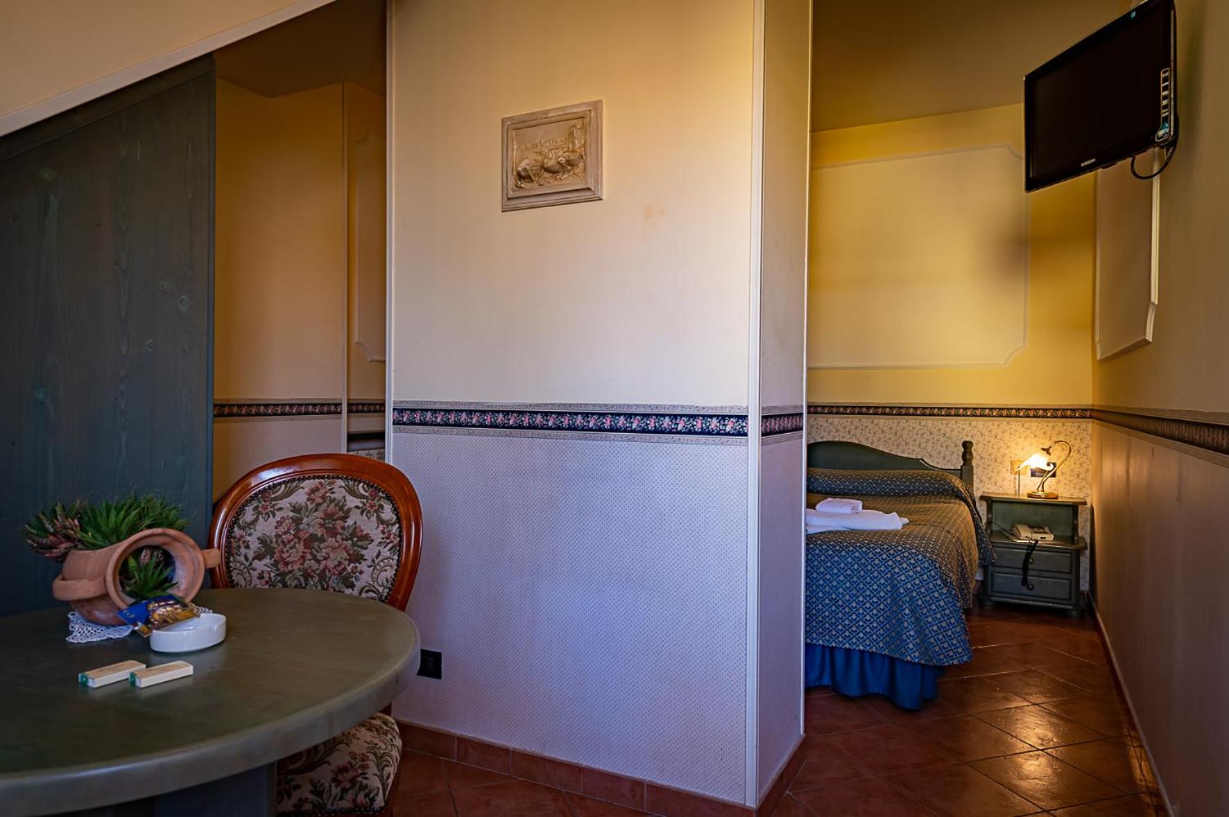 Double Room - Photo 23
