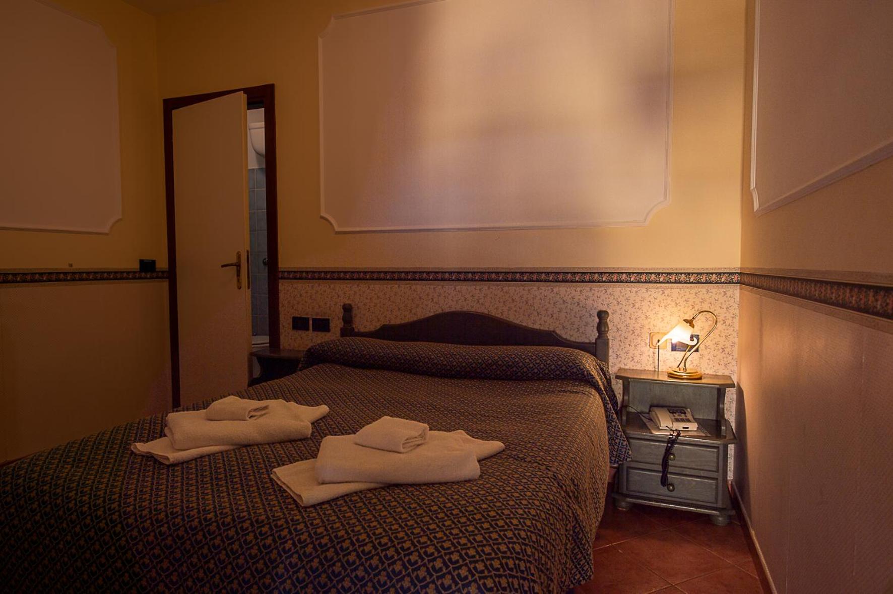 Double Room - Photo 24