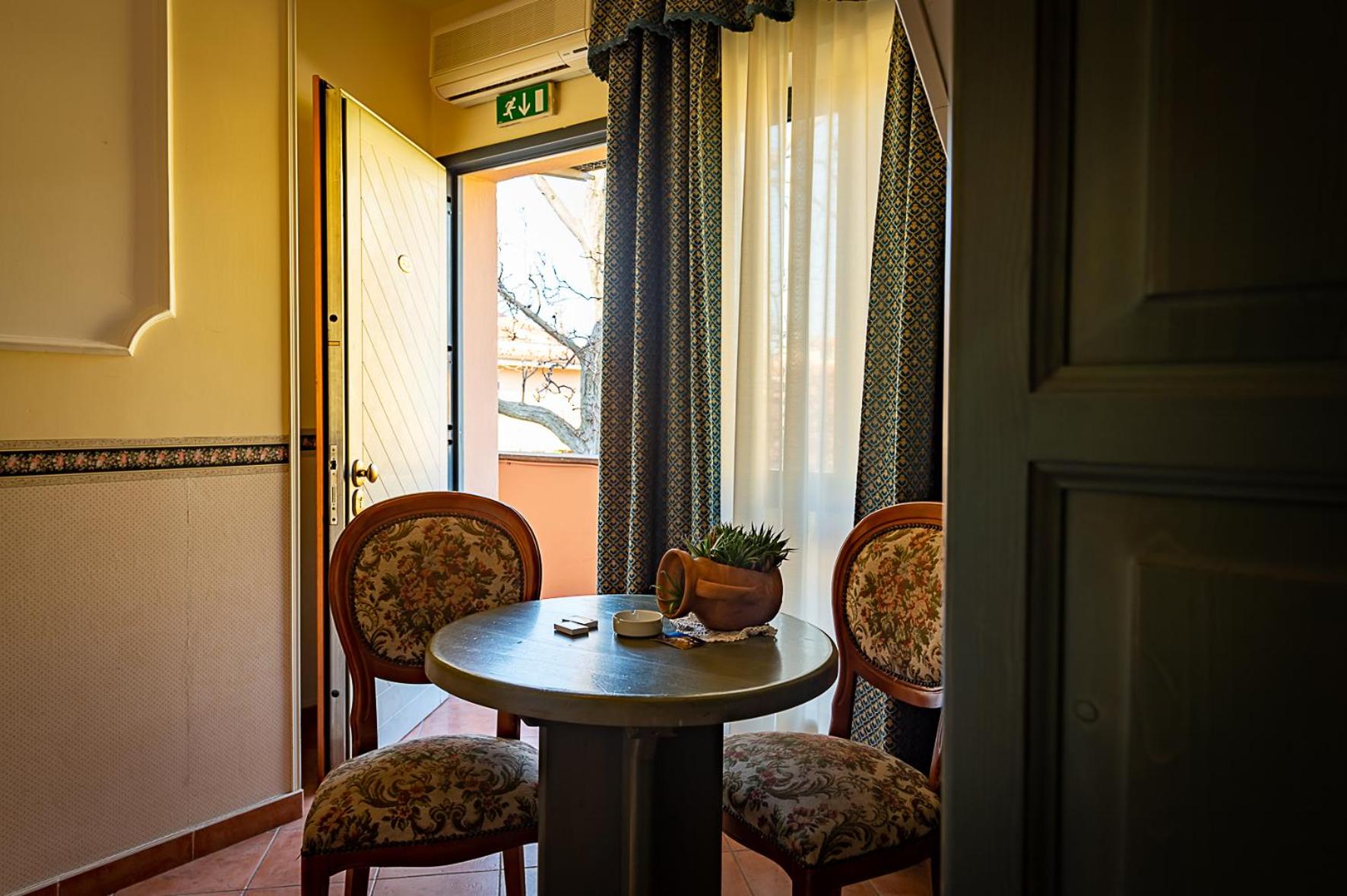 Double Room - Photo 14