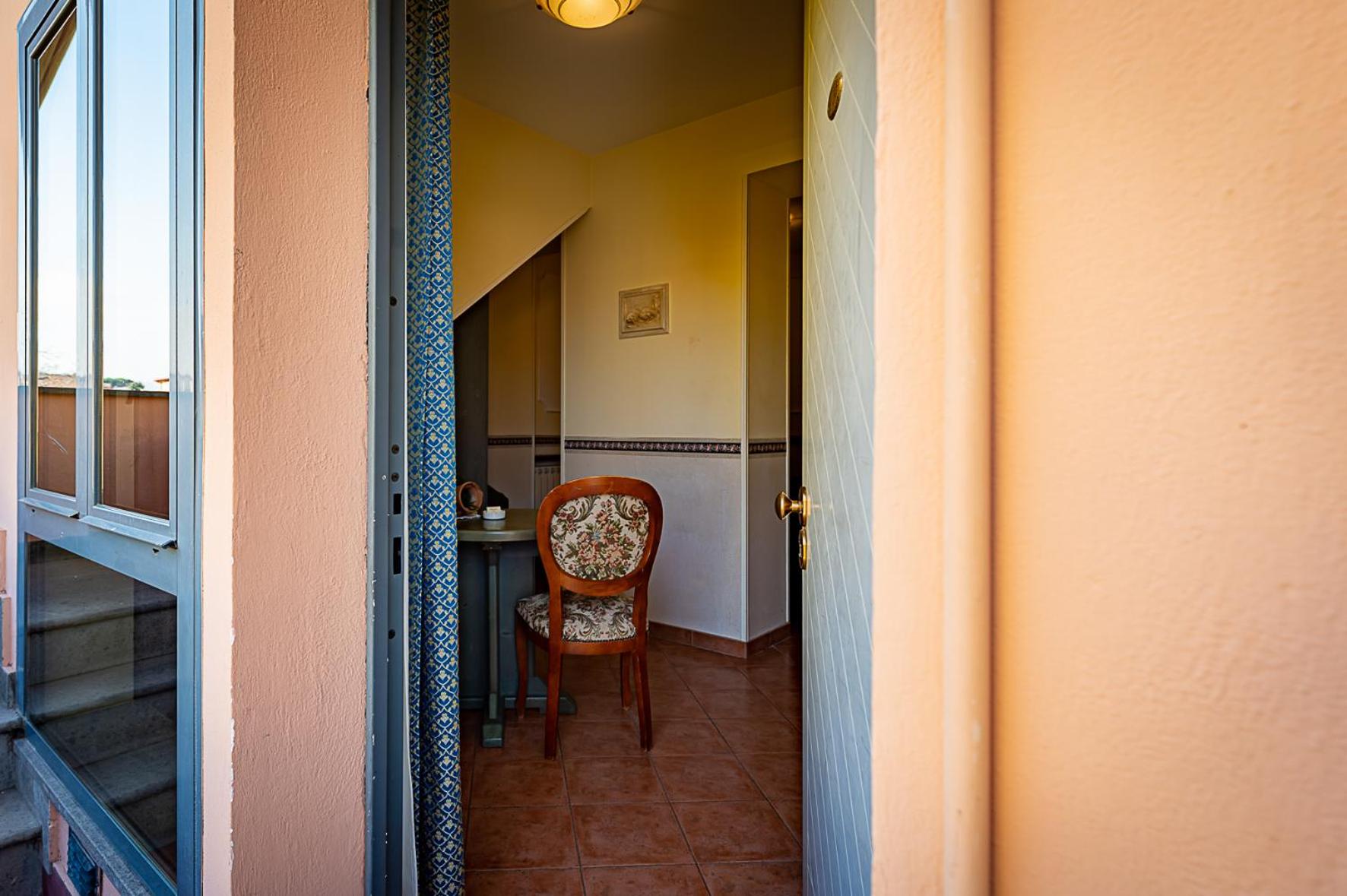 Double Room - Photo 13