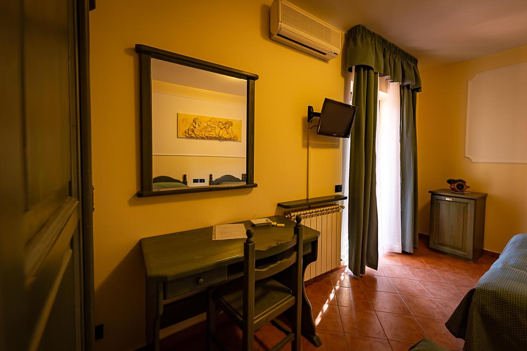 Triple Room - Photo 2