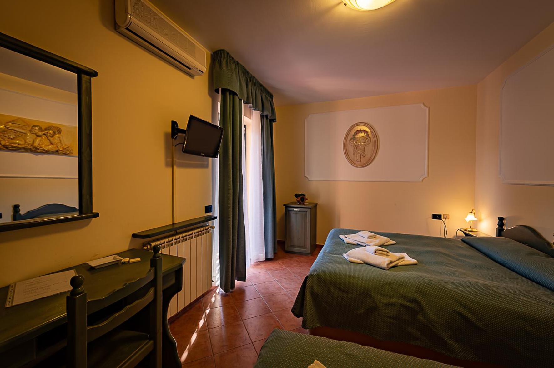 Triple Room - Photo 14