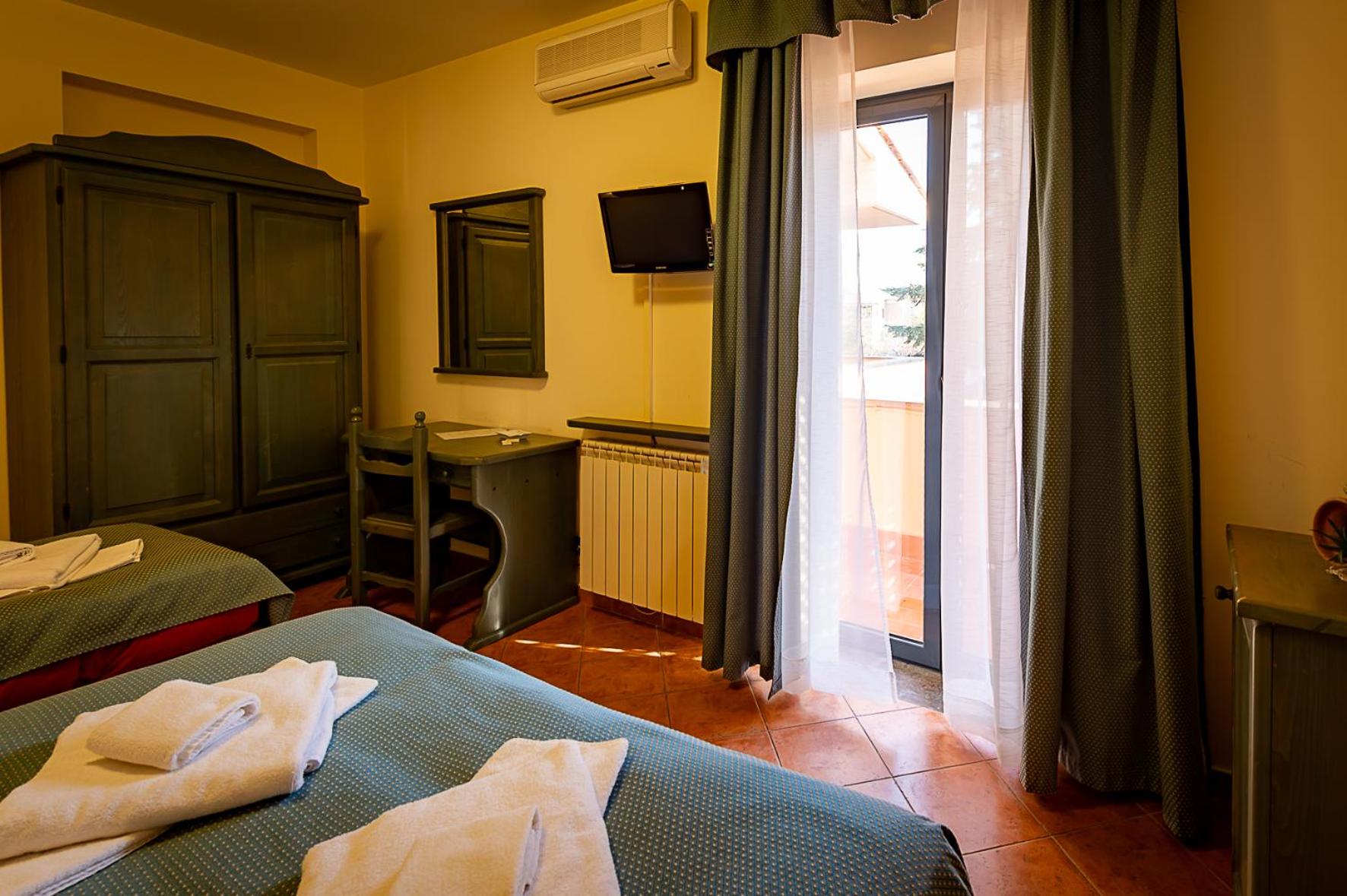 Triple Room - Photo 3