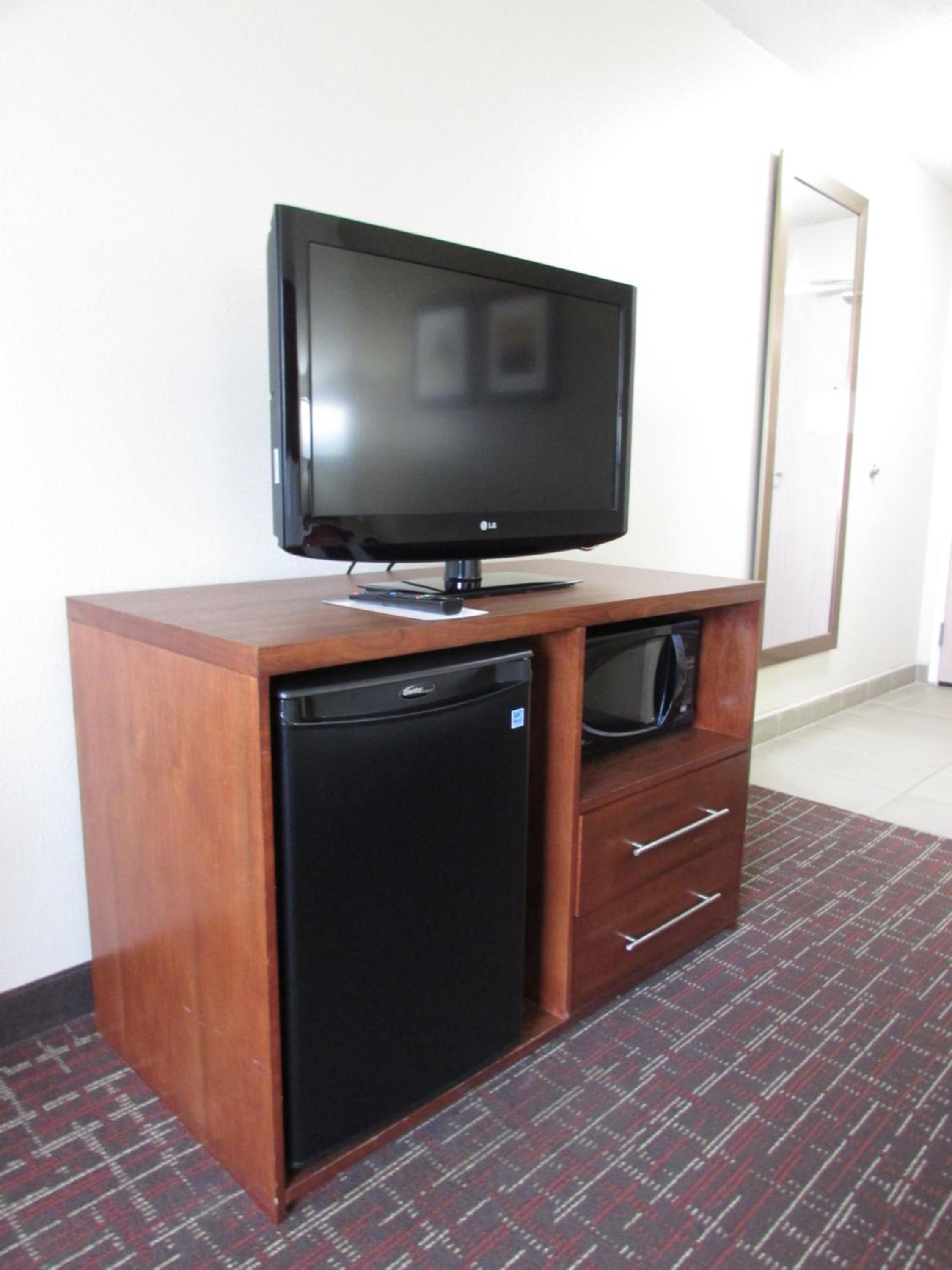 King Room - Non-Smoking - Photo 4